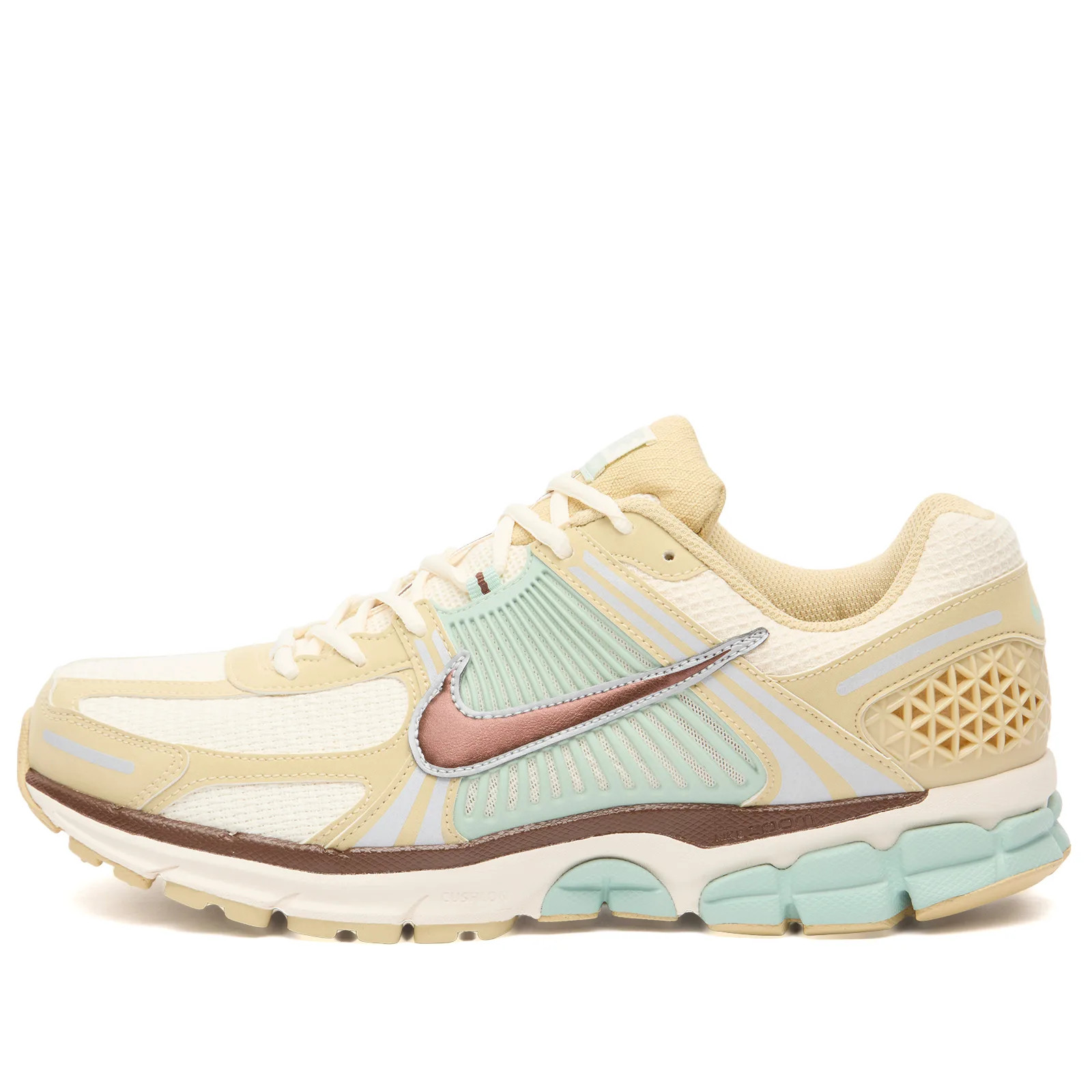 Nike Men's Zoom Vomero 5 Style Sneaker in Gold/Brown/Platinum, Size UK 7.5 | END. Clothing
