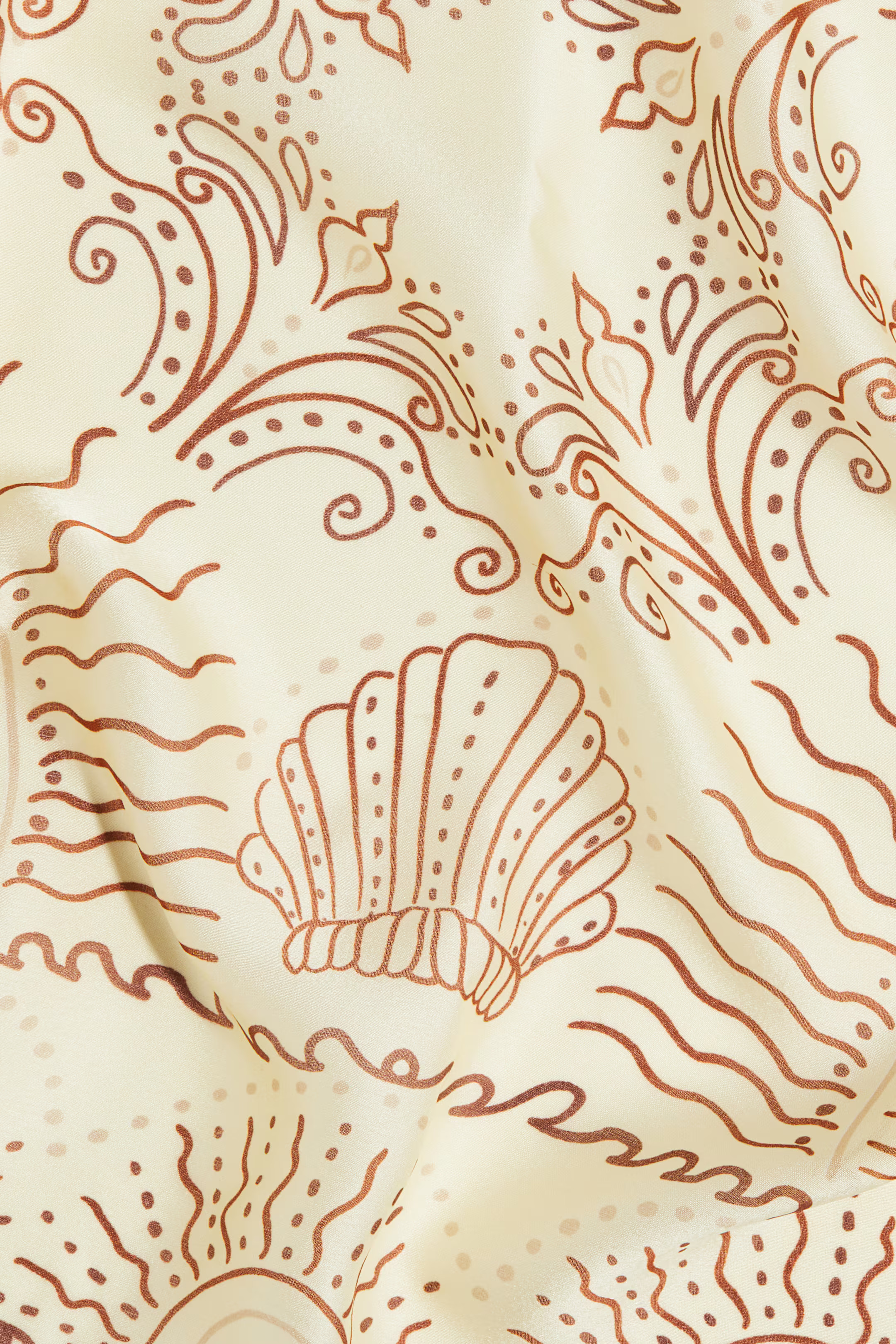 Patterned scarf | H&M (UK, MY, IN, SG, PH, TW, HK)