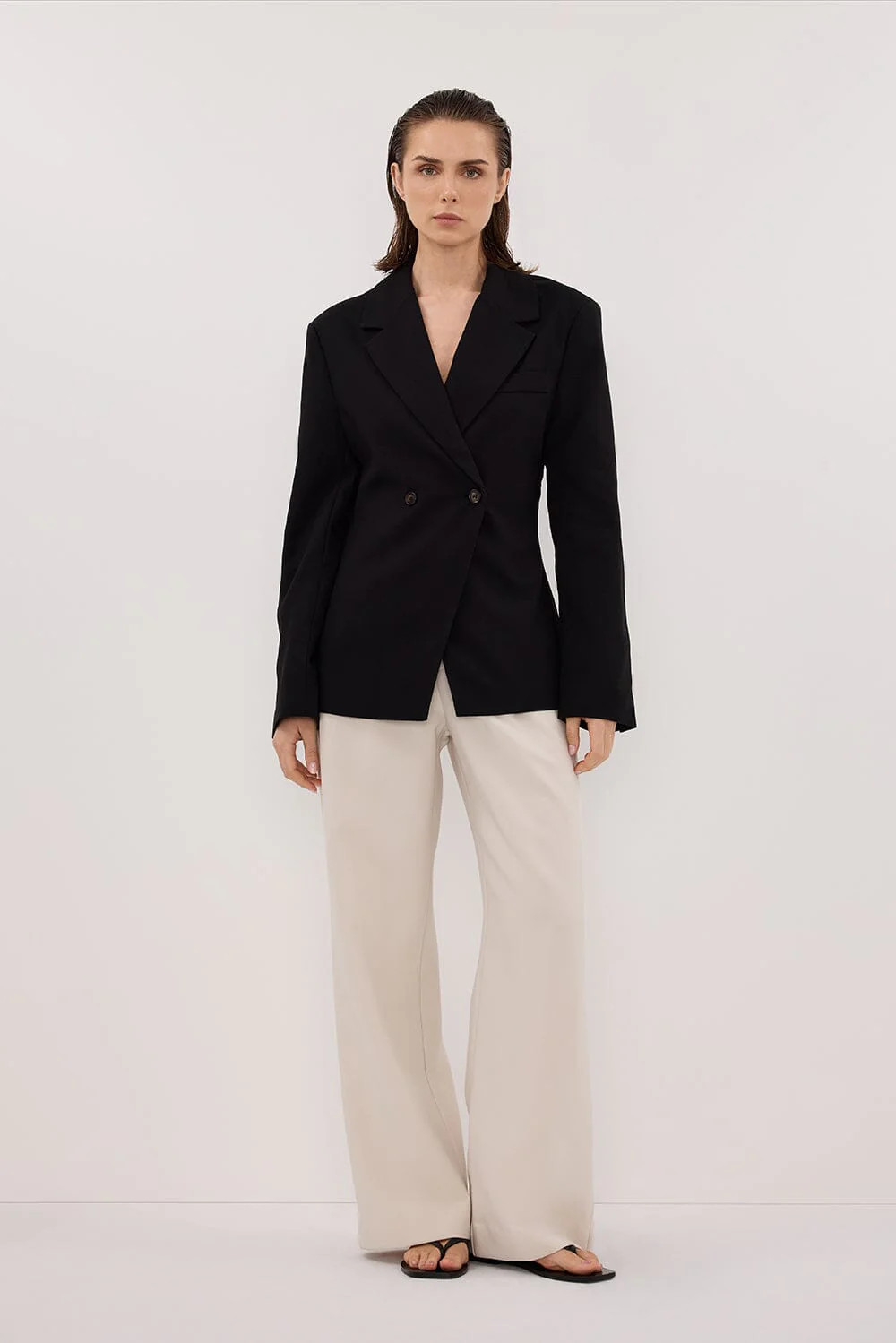 SURI BLACK CINCHED BLAZER | DISSH
