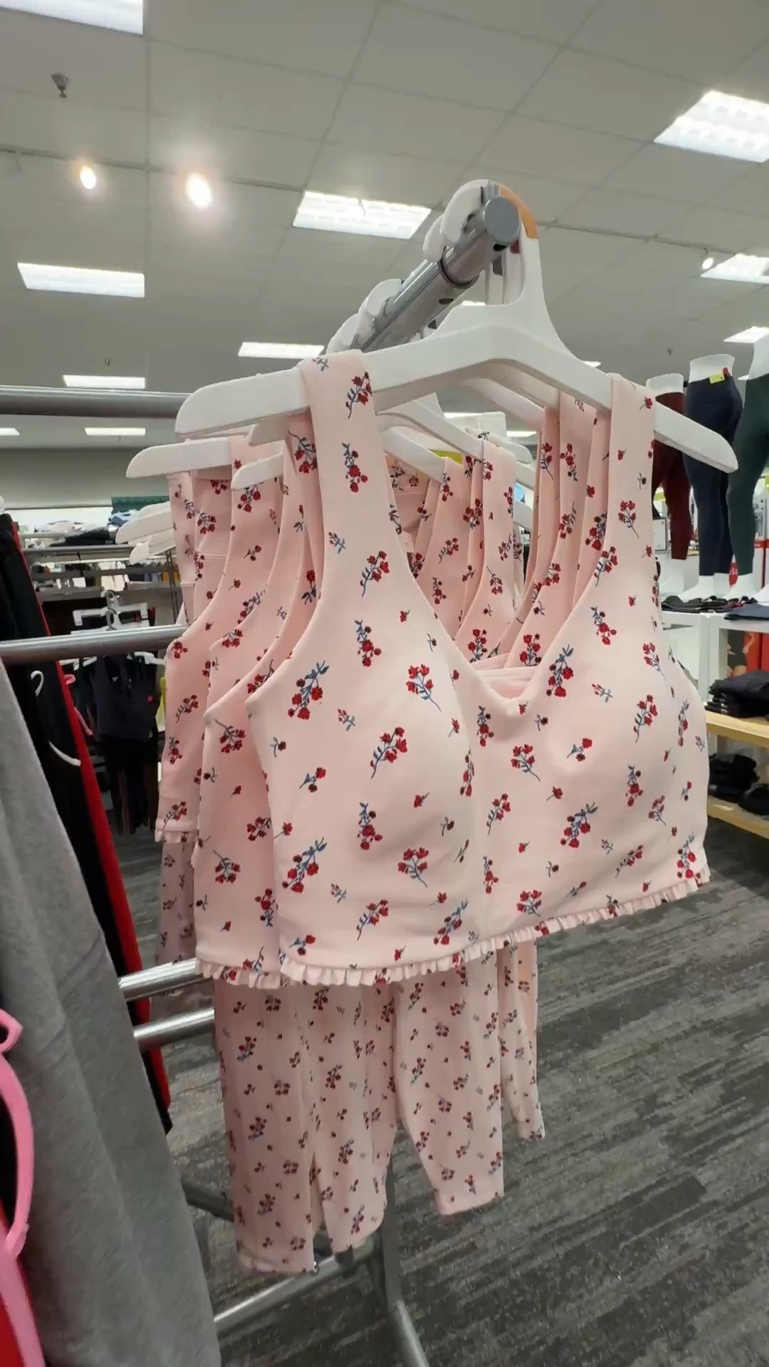 Love this ruffle floral active set from Target!!

#LTKootd #LTKActive #LTKFindsUnder50