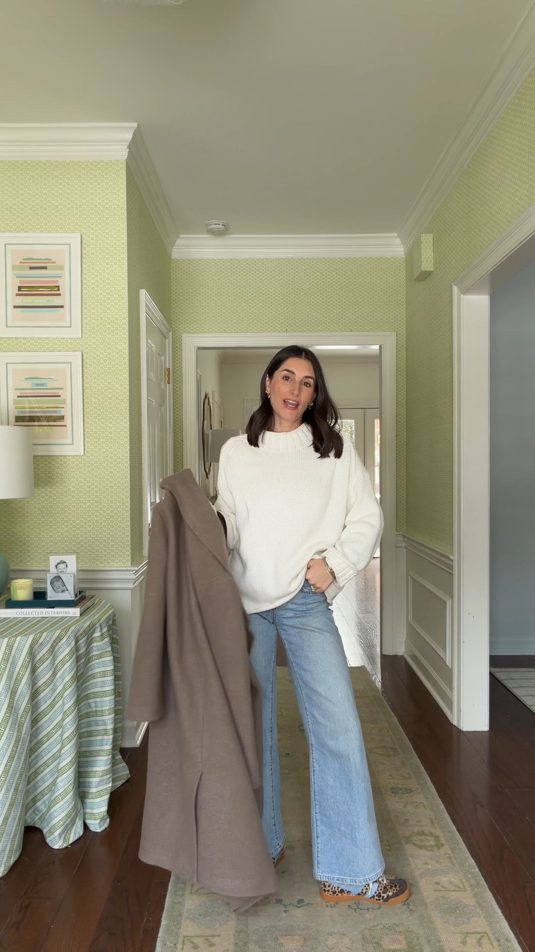 Travel look 🤍 wearing an xs in the sweater and my true size in the jeans! 

#LTKTravel #LTKgrwm #LTKdayinmylife