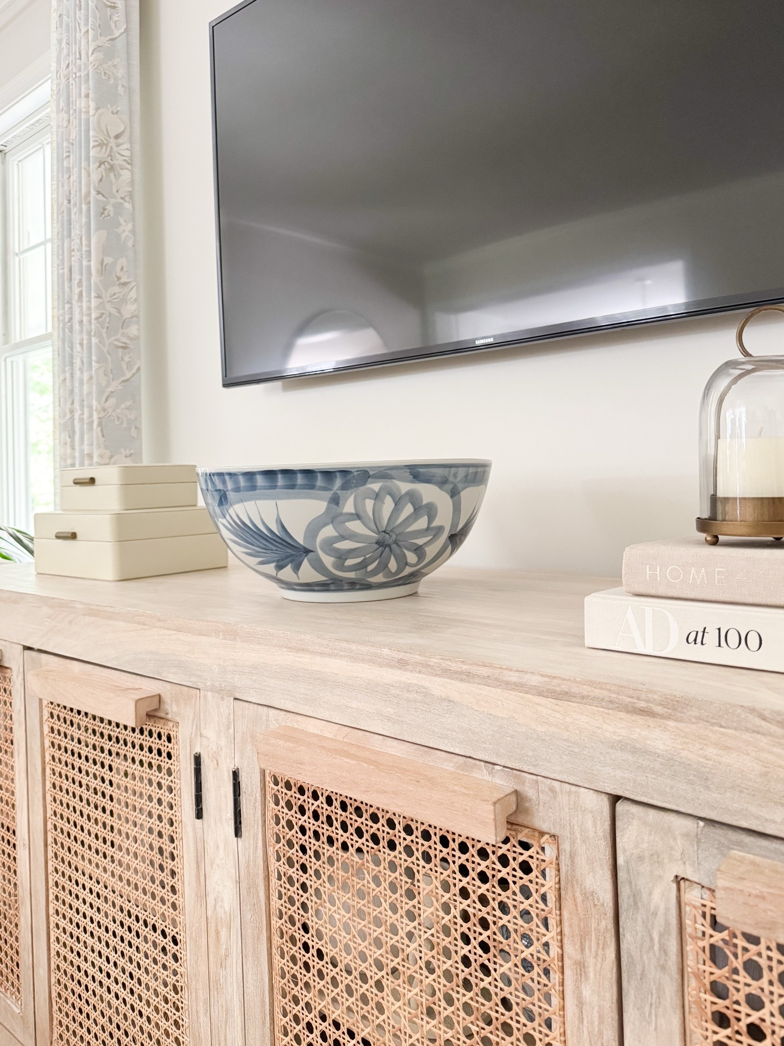 Coastal living room, Amazon home decor, coffee table, spring home decor, gallery frames, coastal media console

#LTKHome