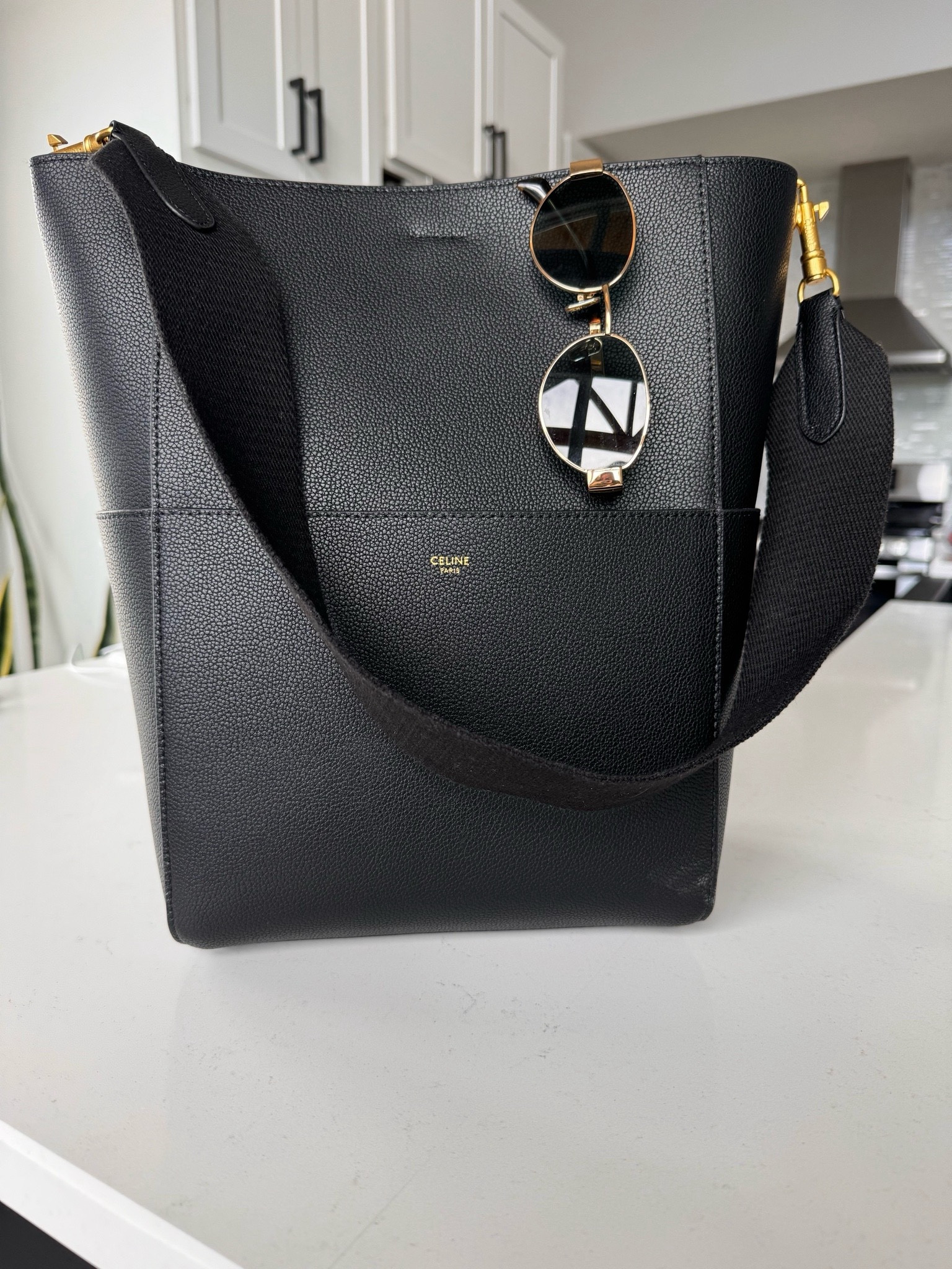 Celine tote perfect quality 

#LTKSeasonal #LTKSaleAlert #LTKFallSale