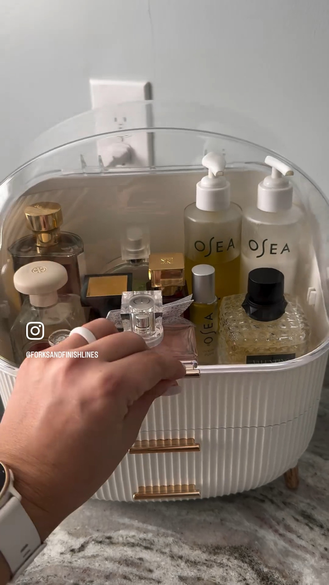 organize my vanity with me! #Amazon #ad

#LTKhome #LTKfindsunder50 #LTKbeauty