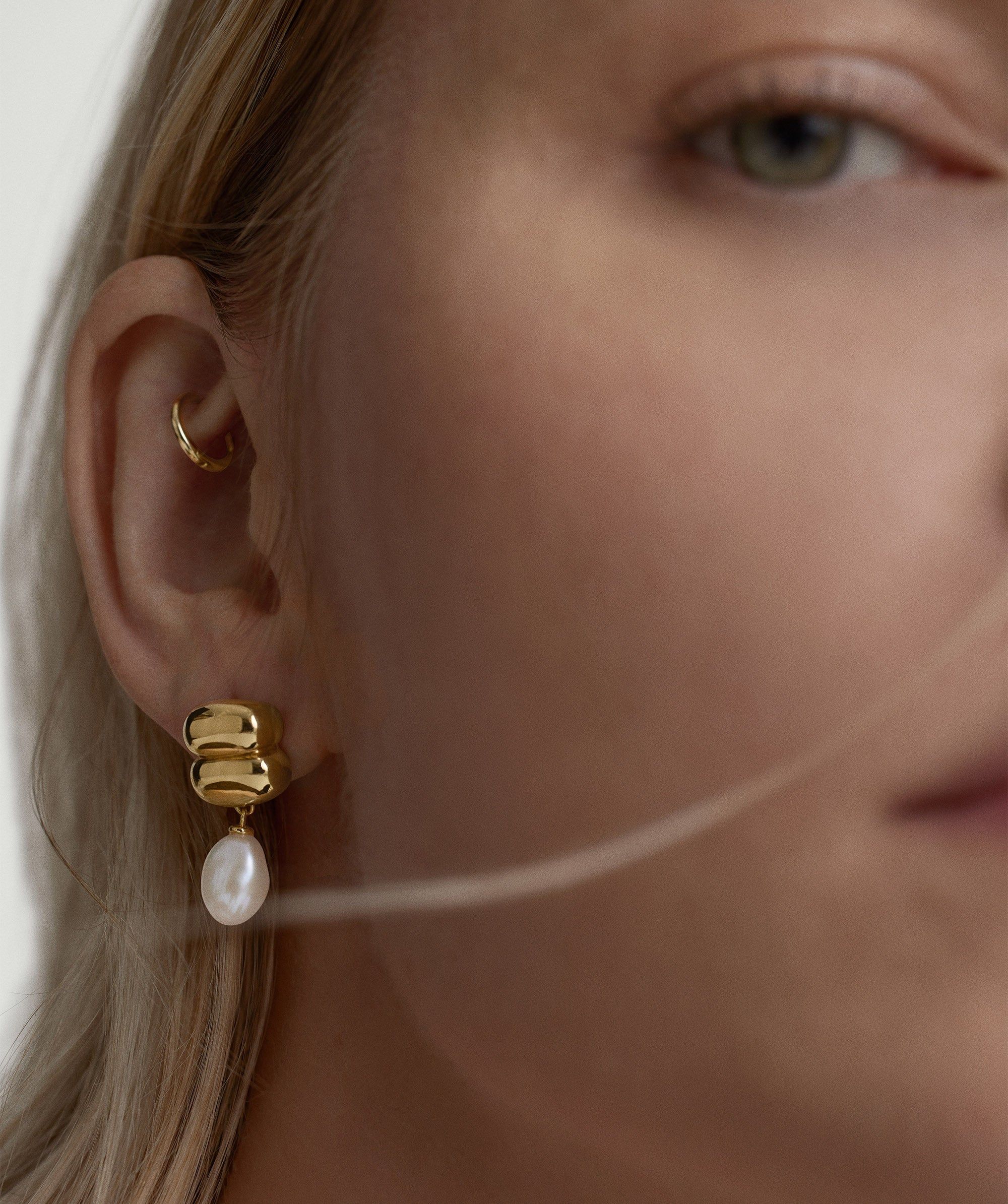 Puffy Charlotte Pearl Drop Earring | Mejuri Fine Crew