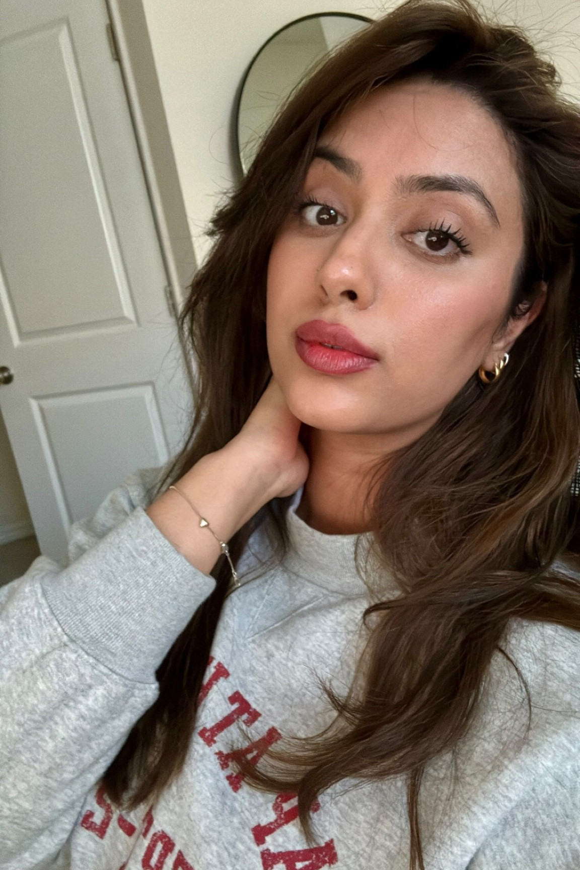 lipstain layering 👄
@sacheubeauty p-inked
@benefitcosmetics flora tint

.
.
.
.
.
#benefitcosmetics #lipstain #lipcombo #longwearlip #beautytips 
[lip stain, tint combo, sacheu, benefit, longwear, lipstick swatch]