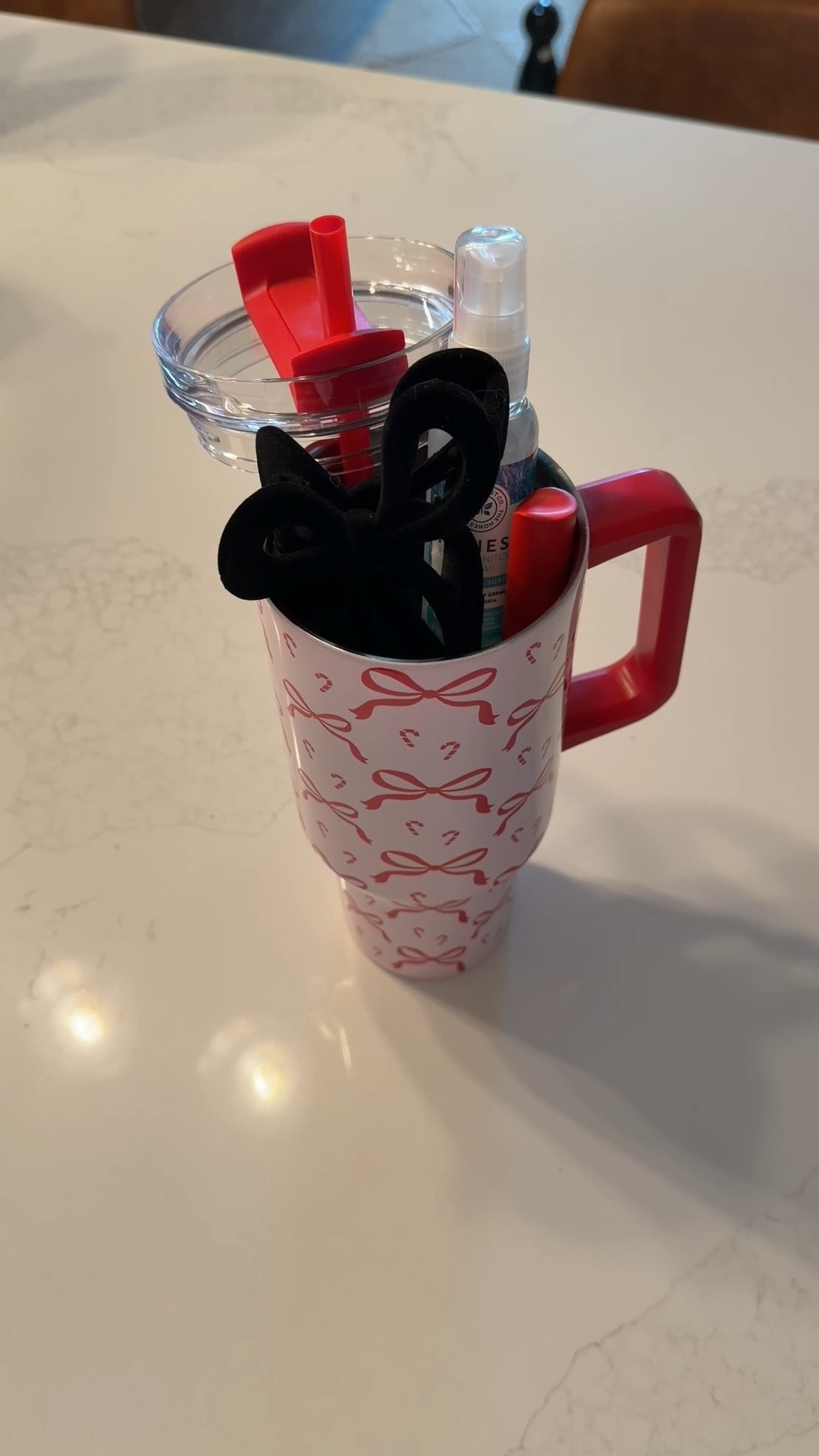 Affordable Christmas gift for your friends, colleagues, or family member ❤️

Could add a gift card and candy to spice it up!

* Cup and bow clip are from Hobby Lobby 

#LTKHoliday #LTKFindsUnder50 #LTKGiftGuide