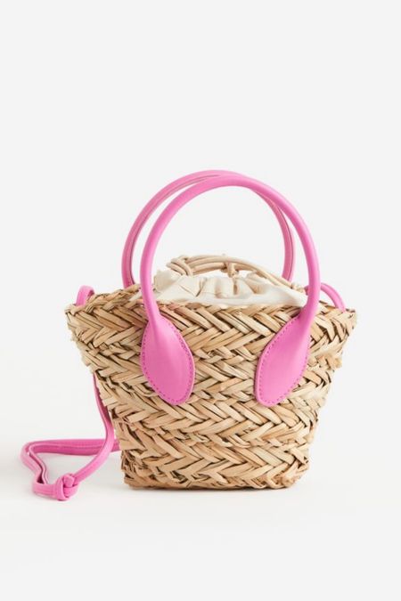 Cutest pink small beach bag 


#LTKFind #LTKtravel #LTKSeasonal