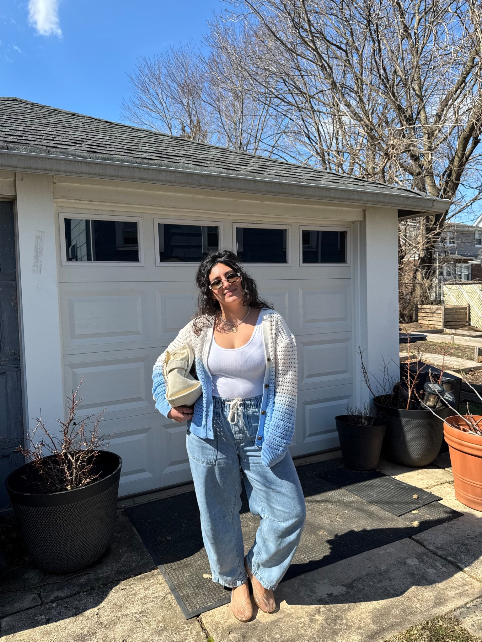 Sunglasses- Primark
Tank- Walmart
Cardigan- flag & anthem 
Pants- gap factory 
Bag- Marc Jacobs 
Shoes & jewelry - Tjmaxx, Marshall’s 

#LTKootd #LTKgrwm