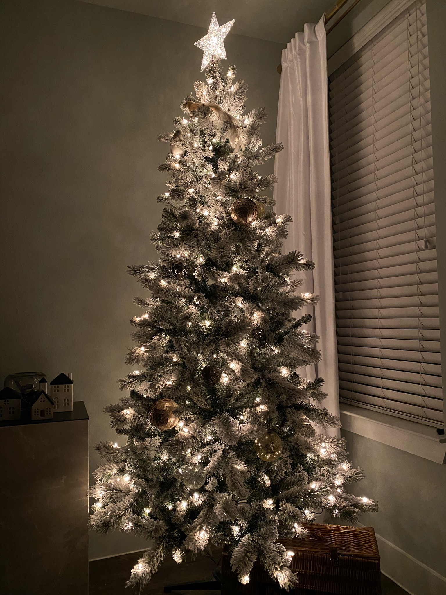 Christmas tree isn’t done yet, but I’m very happy with how it’s turning out!

#LTKunder100 #LTKHoliday #LTKhome