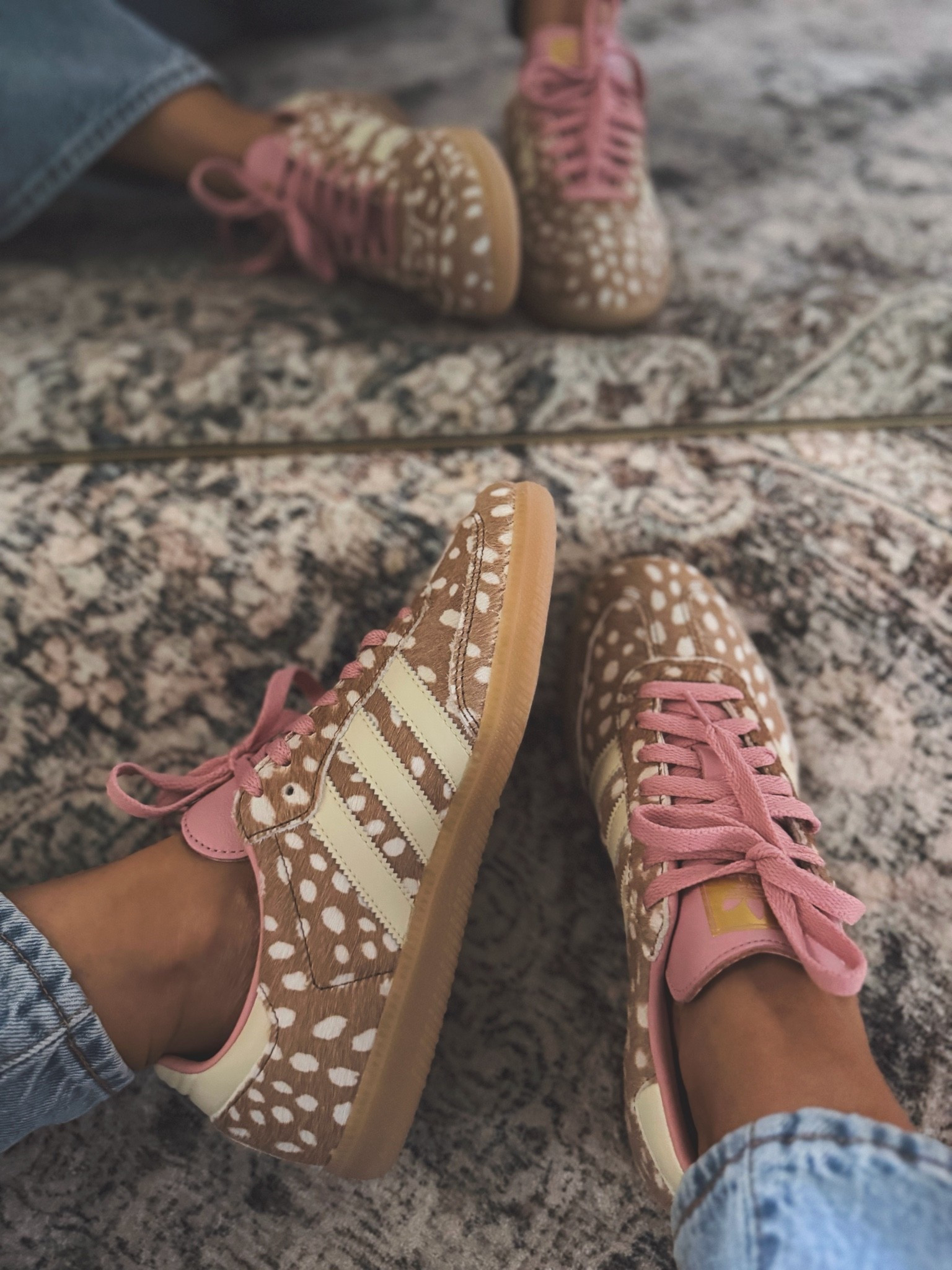 @adidas samba sneaker perfection for Fall!🍂🩷

#LTKActive #LTKSaleAlert #LTKdayinmylife