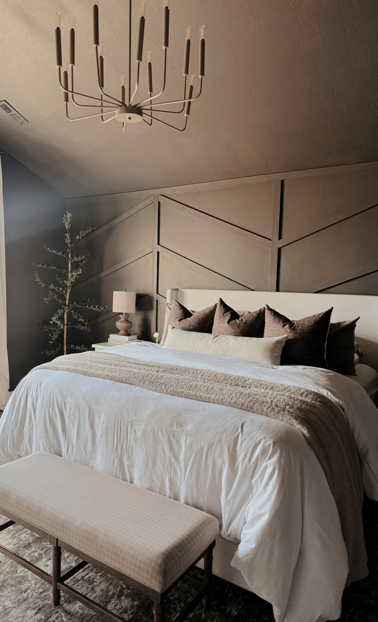 I love when I find an AMAZING sale! Wayfair is having their Spring Cyber Sale and this KING BED is only $379‼️ 

#wayfairsale #wayfair #wayfaircybersale

#LTKSaleAlert #LTKHome