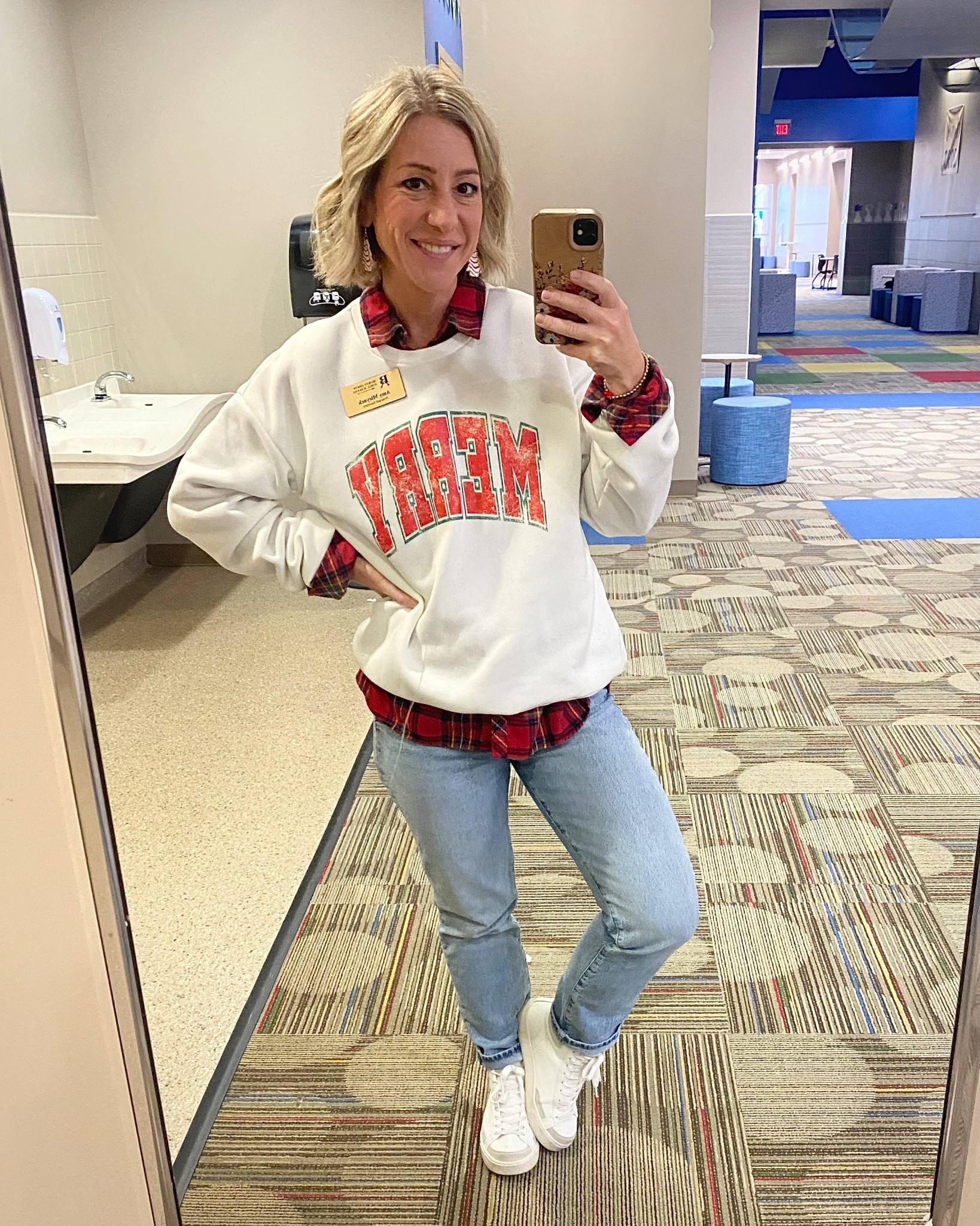 Merry Monday! Working in an elementary school means fun and festive outfits this time of year! 