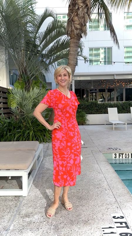 Sunny days ahead, ☀️and that means cute Spring dresses like this bold floral midi shirtdress from @talbotsofficial How do you like the cheery combo of red and pink? This is perfect for Easter, Mother’s Day, or any other spring occasion! 


#LTKSeasonal #LTKstyletip #LTKover40