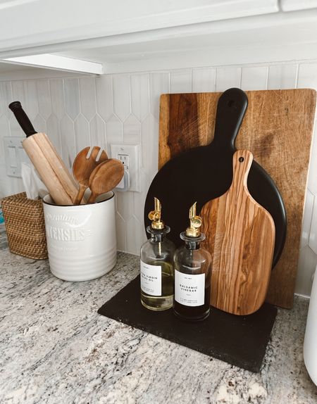Kitchen decor! 

Cutting boards 
Olive oil 
Kitchen utensils 
Home decor 
Target
Amazon finds 

#LTKFindsUnder50 #LTKStyleTip #LTKHome