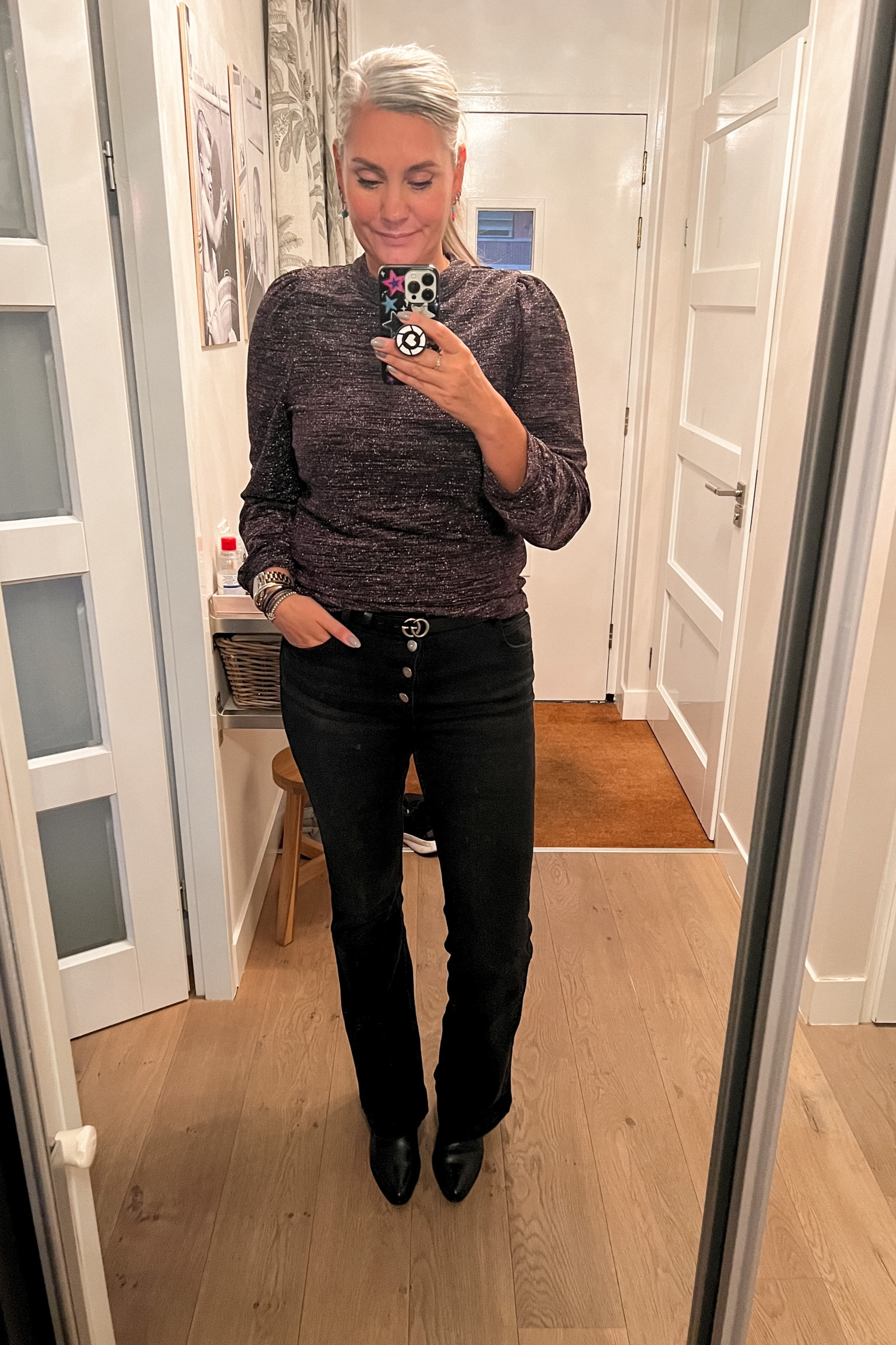 Glitter top - Norah (current)
Flared jeans - Zara (current)
Boots - Sacha



#LTKeurope #LTKstyletip #LTKworkwear
