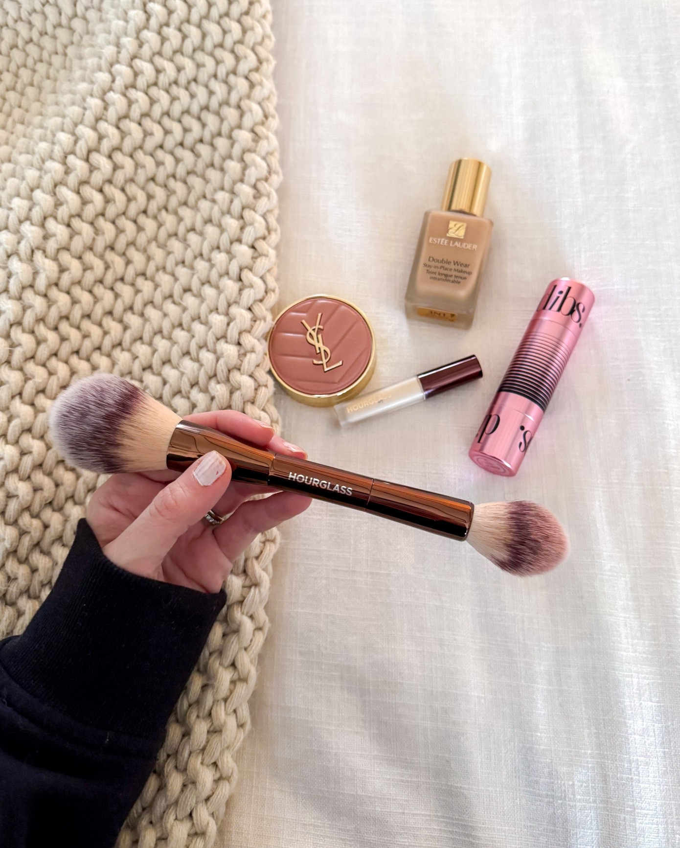 Recent beauty products I’ve been loving 💕

Items & Shades:
Hourglass veil powder brush 
Hourglass airbrush concealer- cotton 2
YSL blush- hot mauve
Estée Lauder double wear foundation- 3N1
DIBS glowtour duo- starlit 



Sephora // dibs beauty // everyday makeup routine // ulta // skincare // makeup favorites

#LTKgrwm #LTKselfcare #LTKBeauty