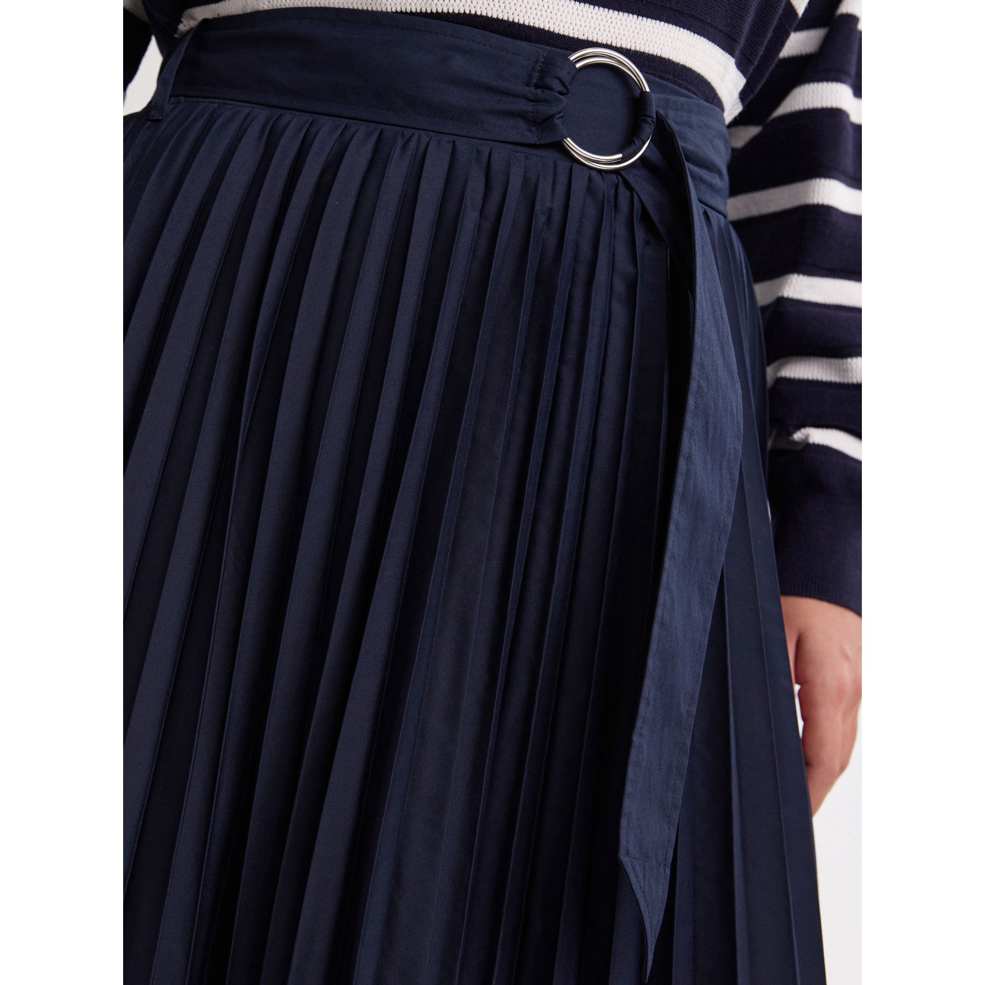 Free Assembly Women's Plus Size Sunburst Pleat Maxi Skirt, Sizes 1X-4X | Walmart (US)