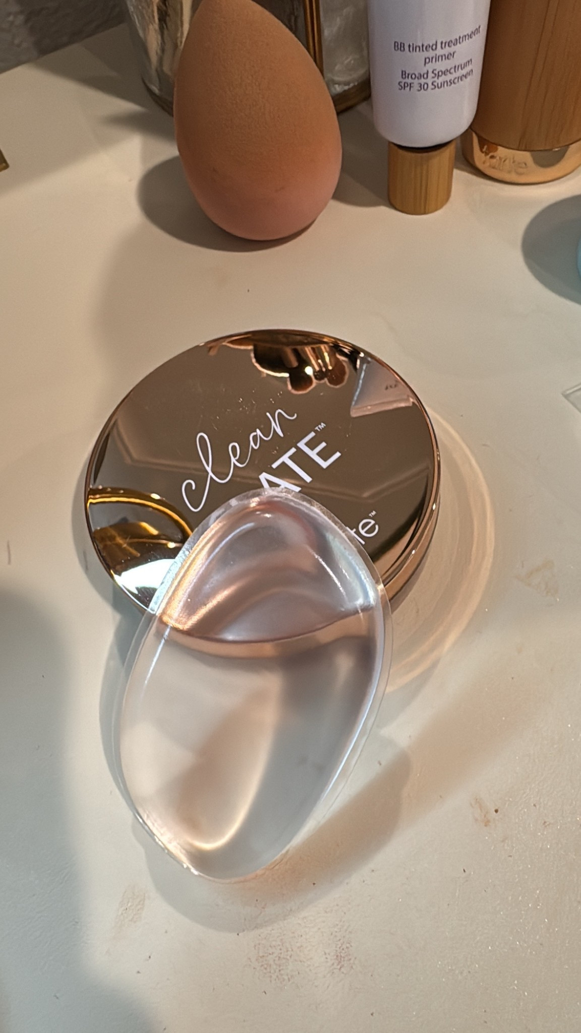 Easiest way to apply primer concealer, blur, bomb, etc. and then when you’re done, just wash it clean. Easy Peezy.

#LTKSpringSale #LTKTravel #LTKBeauty