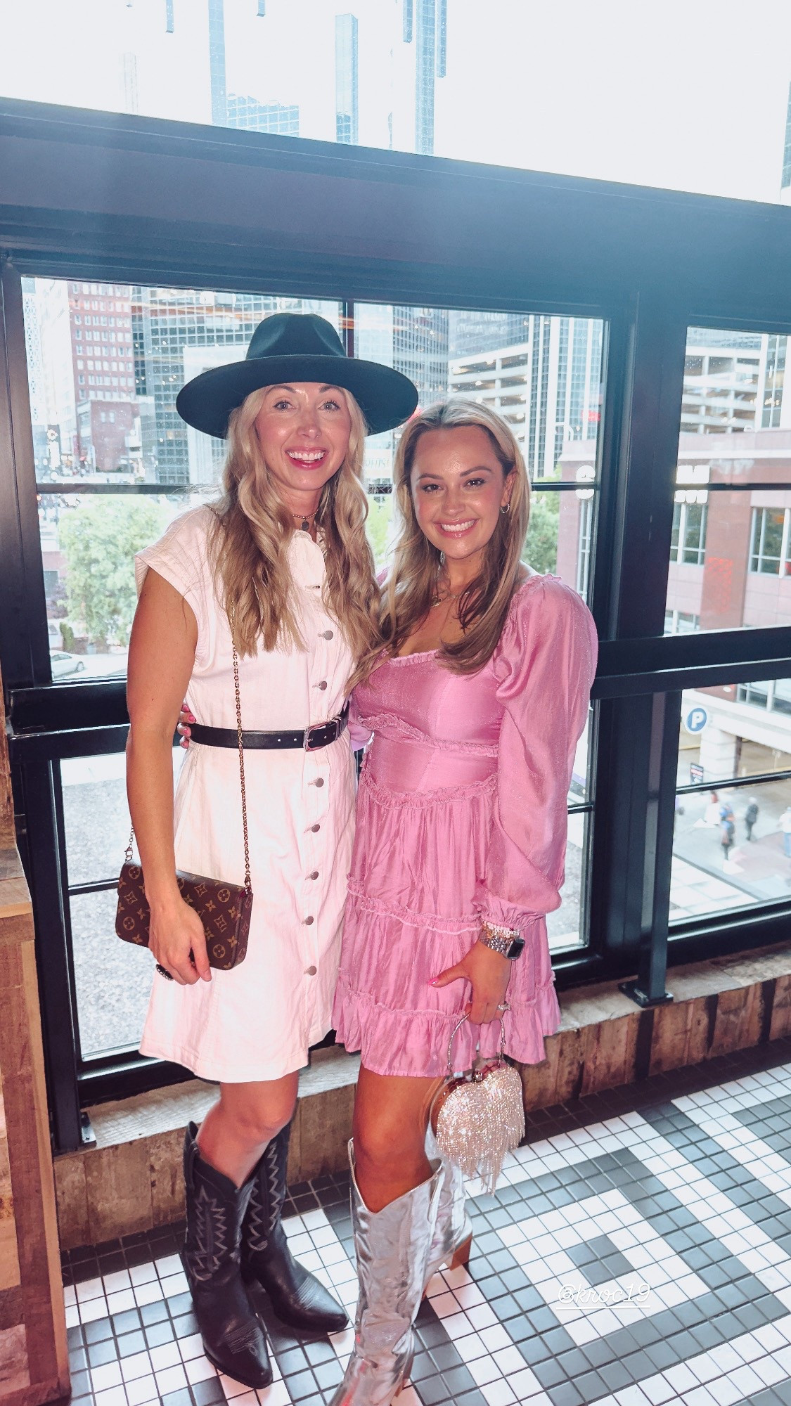 Nashville & Rodney Atkins 🎼♥️

#LTKSaleAlert #LTKWorkwear #LTKSeasonal