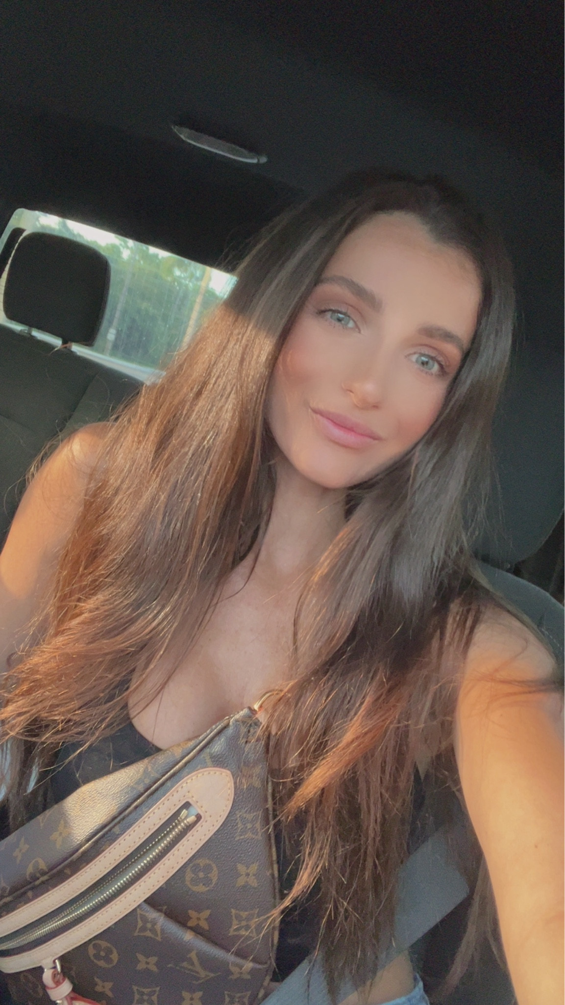 make up routine: dewy illuminator color star glow, blur primer, skin tint color 5, stick bronzer contour color nightfall, blush color toasted teddy, concealer color 22N, setting powder and sprayy

#LTKBeauty #LTKFindsUnder100 #LTKFindsUnder50