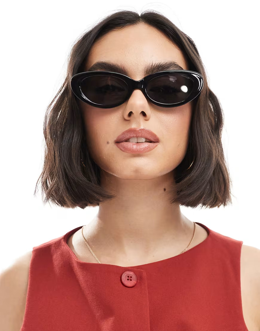 New Look oval sunglasses in black | ASOS (Global)