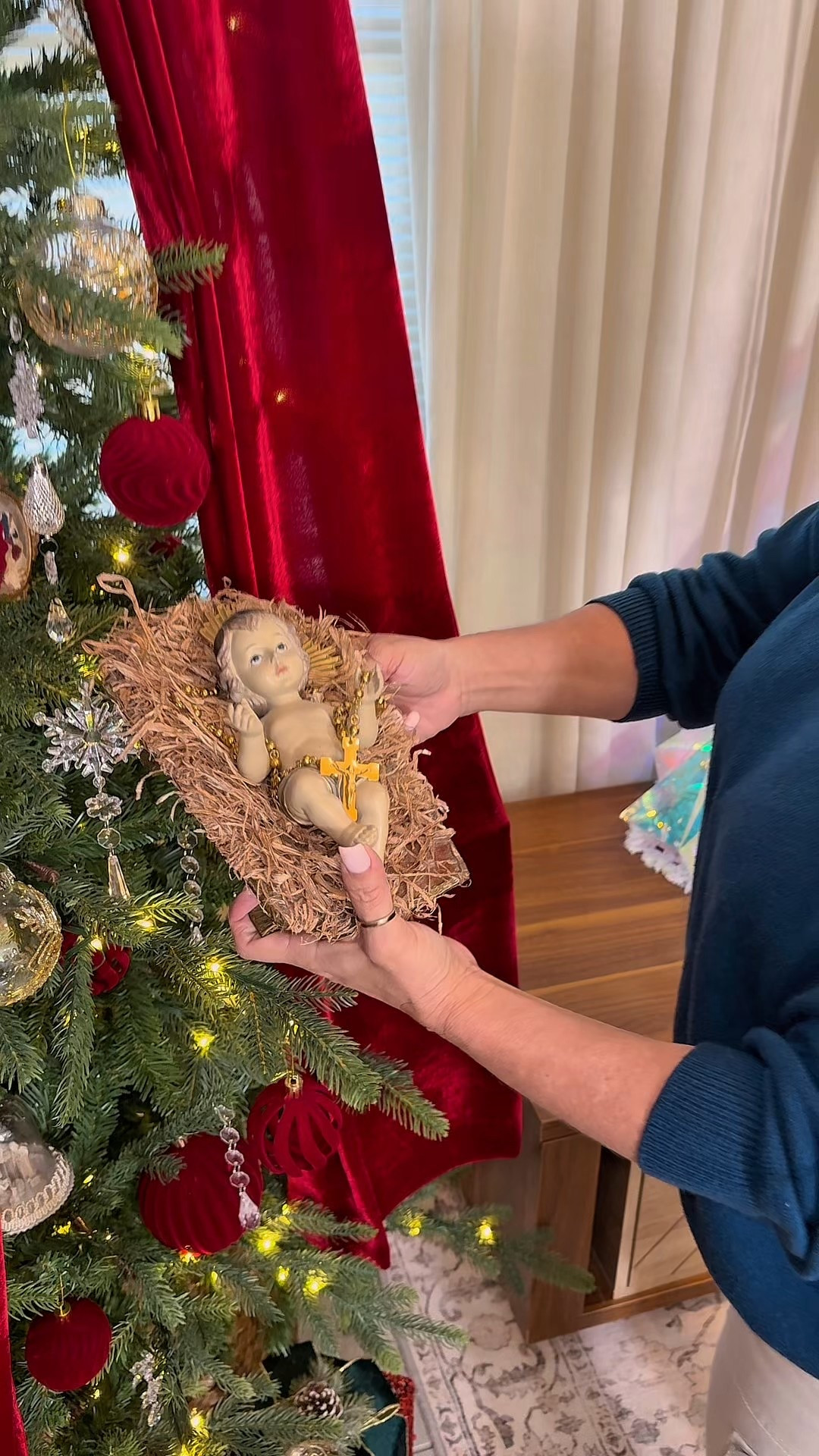 Mi colección de pesebres para esta Navidad 🎄 ha ido creciendo 🙌🏻 y aquí te los muestro, cuál es tu favorito ? 🎅🏻
#home #pesebre #navidad #homedecor #coleccion

#LTKHoliday #LTKHome #LTKstorytime