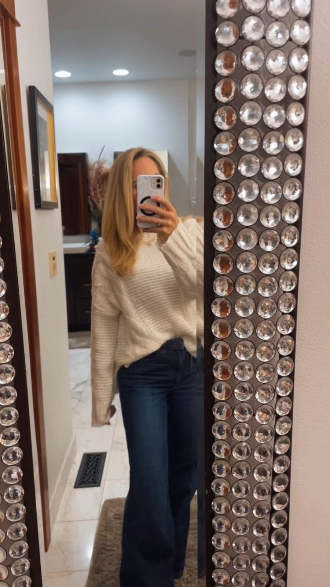 These jeans deserve a second posting. I absolutely love them. They’re under $30. They fit true to size they come in lots of different colors. I have them in black as well. The sweater is old. It’s from splendid from last year and it’s so incredibly cozy but these jeans are such a steal.

#LTKmorningroutine #LTKgrwm #LTKHoliday