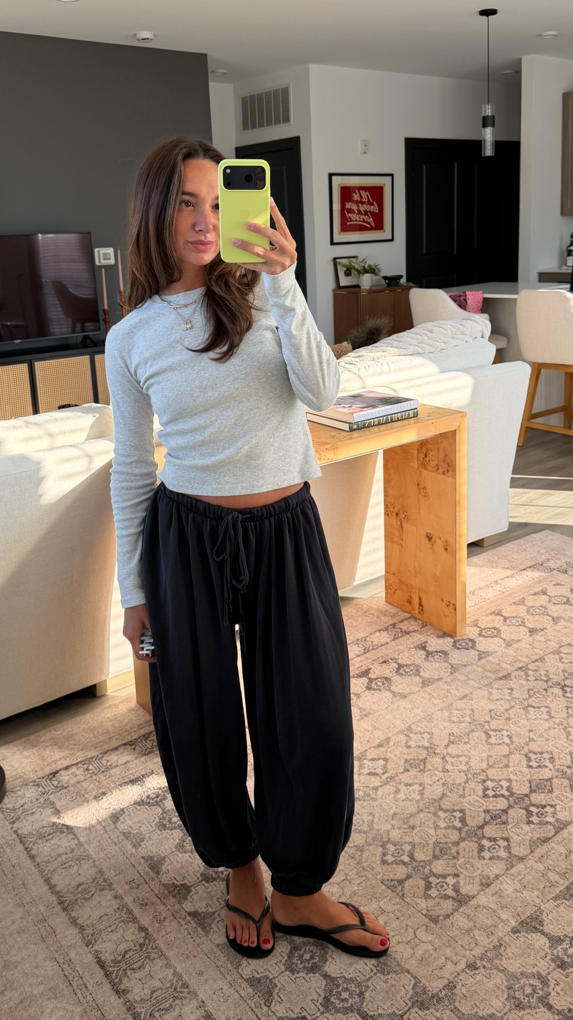 Sunday comfies wearing XS in the bottoms! The actual tee is Brandy Melville (not linkable) but Aritzia one is very similarr