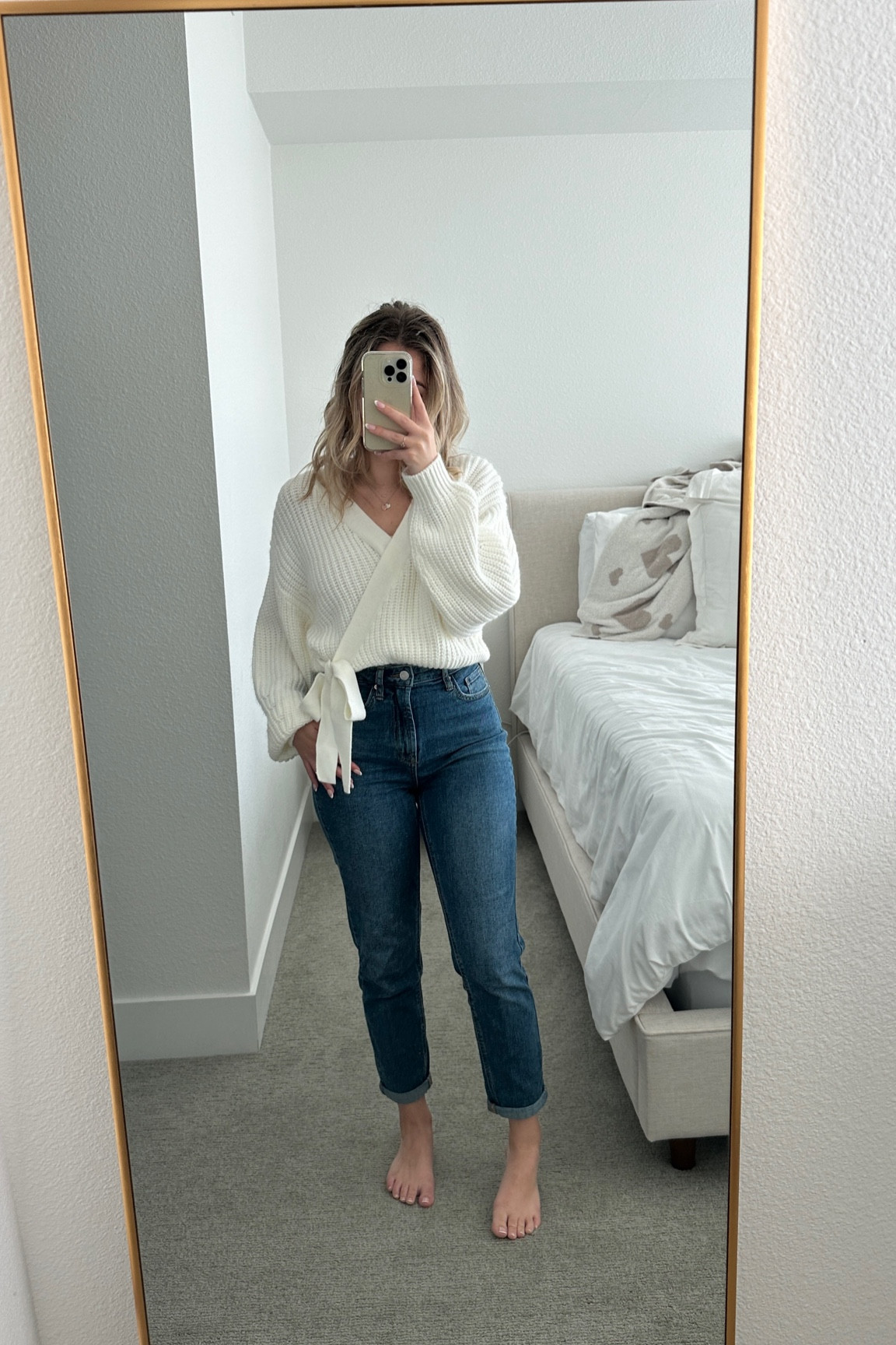 sweet little fall ootd 🤍🍂 going to pair this with some white sneakers that i laced black ribbon laces through for an extra girly look!
sweater - sized up to m
jeans - tts 00

#LTKSeasonal #LTKfindsunder50 #LTKstyletip