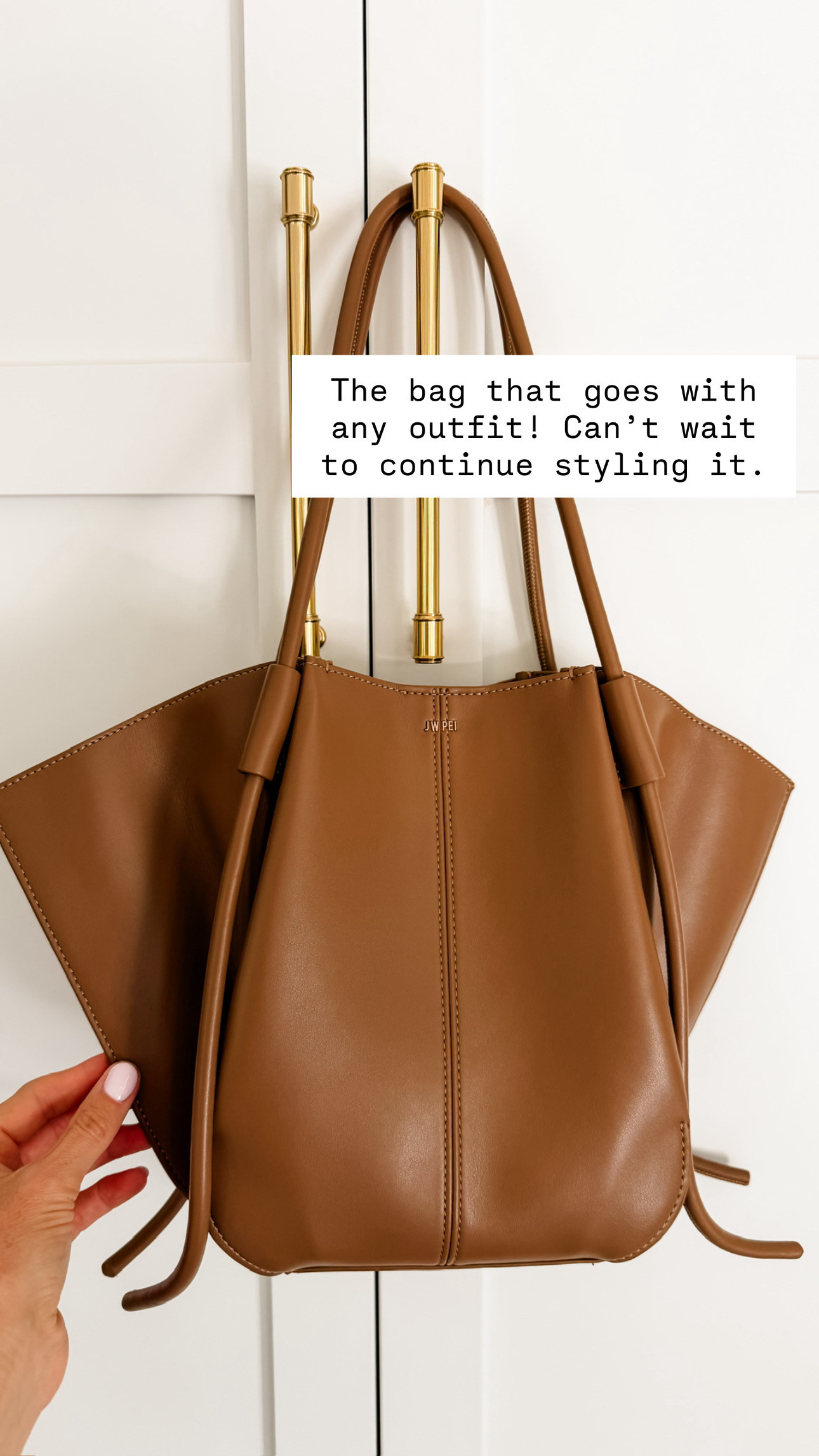 This is such a great neutral tote that goes with everything! You will pull for this on repeat!

Loverly Grey, neutral tote, tote bag, neutral purse, everyday purse 

 #LTKSeasonal