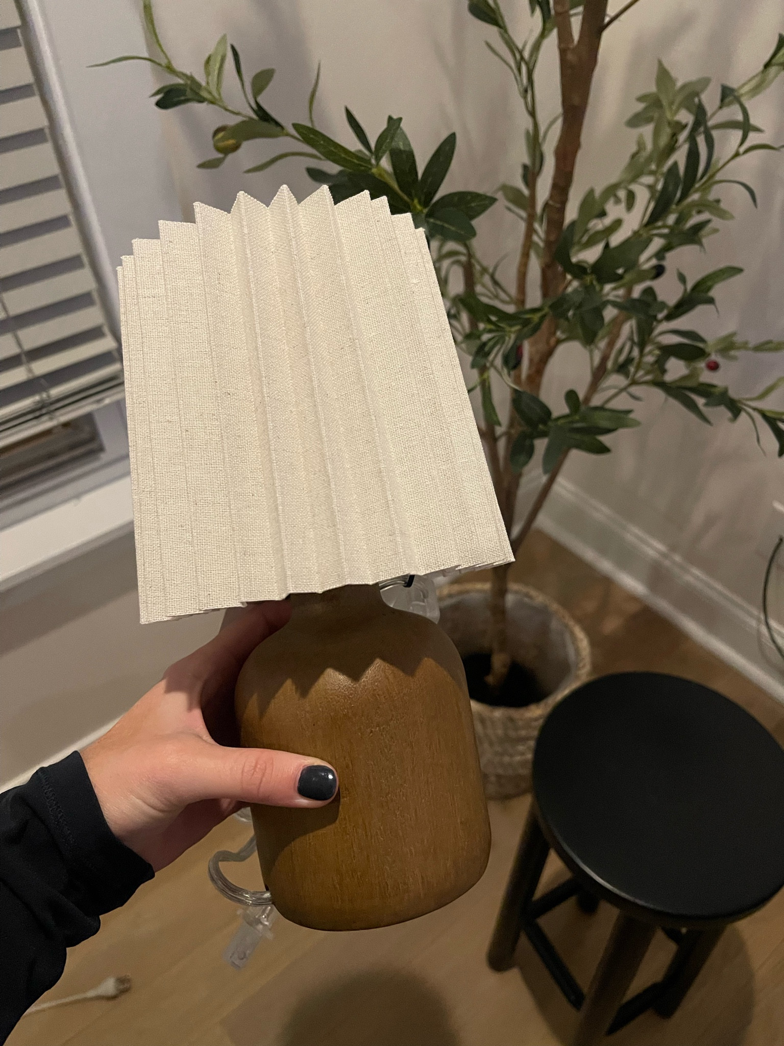 Cutest little $10 lamp from target! 🤎💡