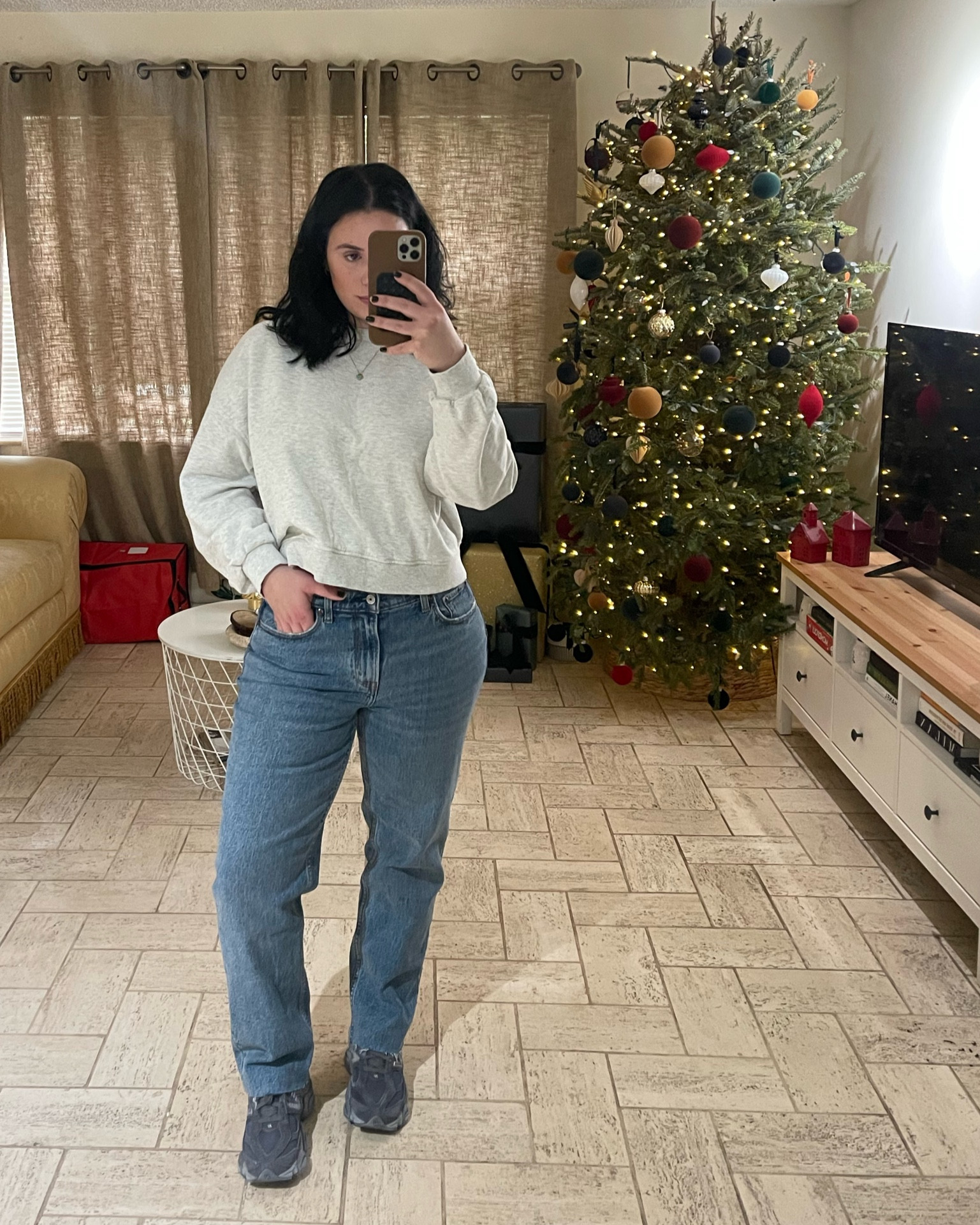 Sweatshirt size Large 
Jeans size 29 R


#LTKmidsize #LTKSeasonal #LTKGiftGuide