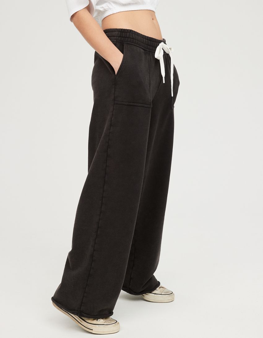 OFFLINE By Aerie Throwback Fleece Skater Pant | American Eagle Outfitters (US & CA)