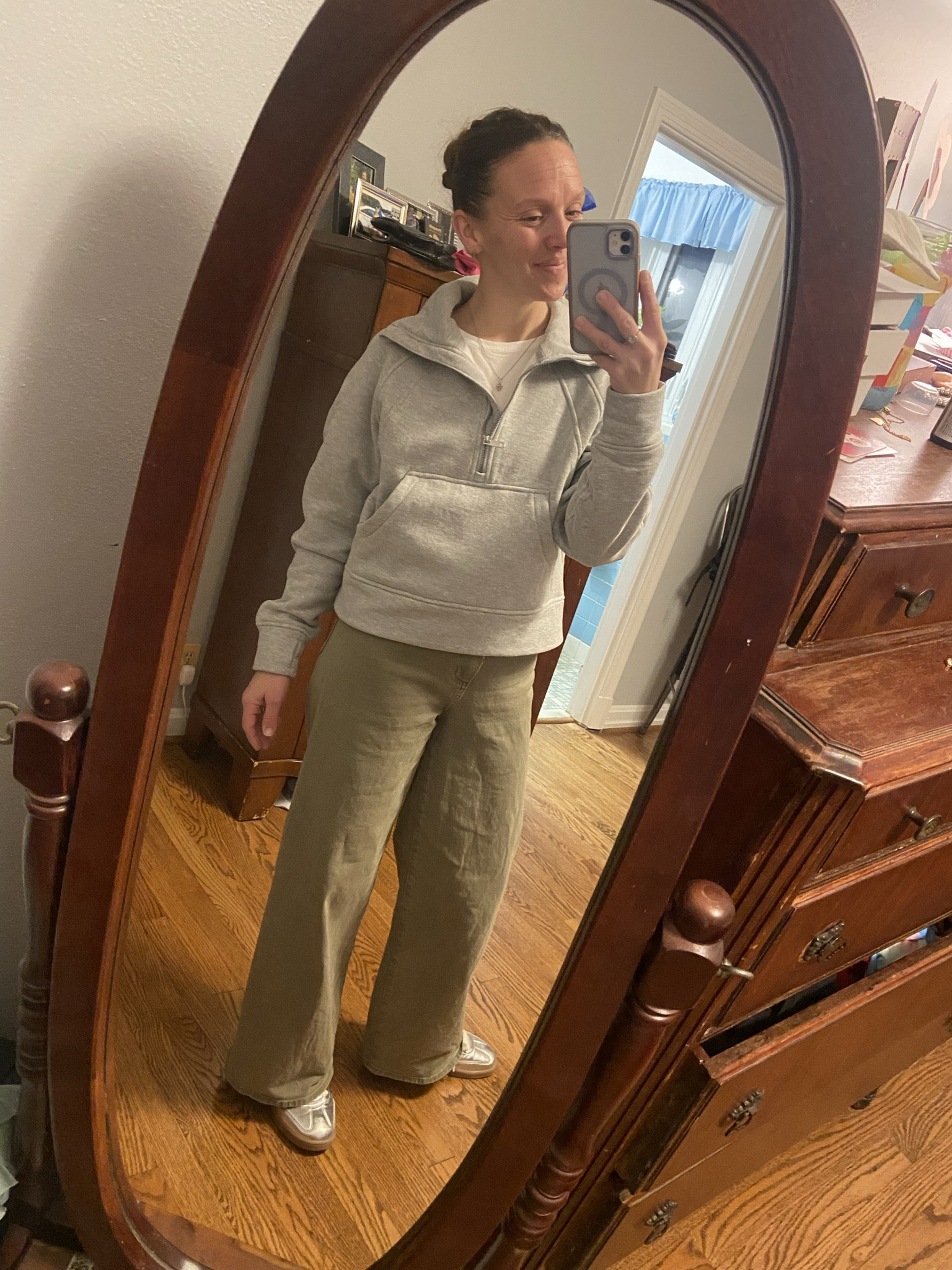 Athleisure - this pullover is a great dupe, great quality, and so cozy! It’s not too short, the perfect length with jeans or leggings, hits at my hips . 


#amazon #designerdupe #lookalike #croppedpullover #pullover #under20 #budgetfriendly #lookforless #thegympeople 

#LTKActive #LTKU #LTKOver40