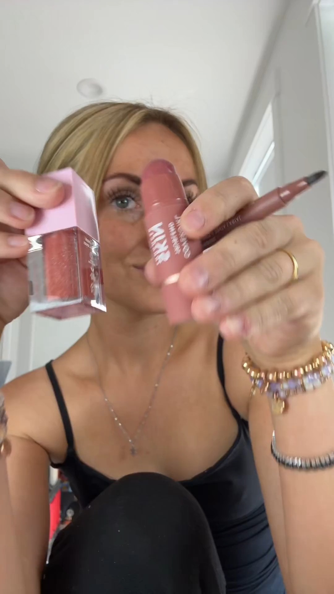 COVERGIRL Summer Trio

Note: Product Tag Individually 

 #LTKgrwm #LTKBeauty