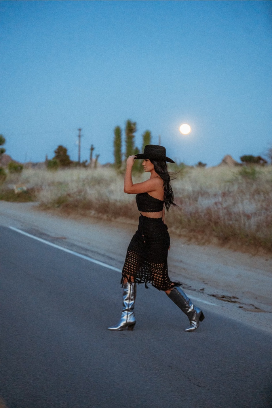 Hands down one of my favorite looks from stagecoach!! The silver boots were stunning and I will be living in this set until further notice 

#LTKstyletip #LTKfindsunder100 #LTKFestival