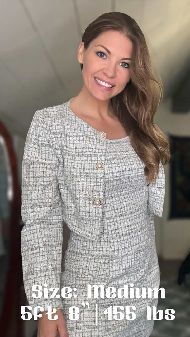 ✨ Power chic meets effortless style ✨
This plaid two-piece set is giving major Clueless vibes while still keeping it classy. The cropped jacket pairs perfectly with the fitted sleeveless dress, making it the ultimate desk-to-dinner look. Throw it on with heels for the office or style it down with sneakers for a casual brunch.

🛒 Linking this exact set on my LTK – grab it before it’s gone!

#LTKStyle #LTKFinds #OOTD #PlaidPerfection #ChicAndEffortless #ClosetGoals #LTKunder50 #WardrobeStaples #FallFits #ShopTheLook #WorkwearStyle #WeekendChic #PlaidMini #StyleInspo #AmazonFashion @solyhux_us