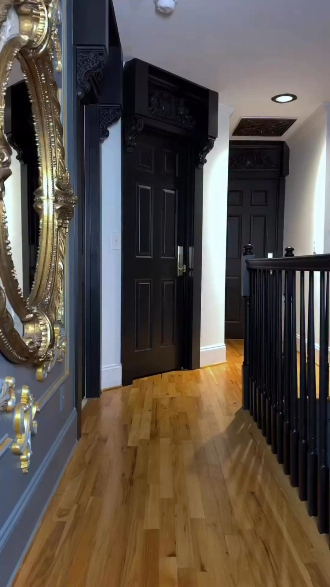 The perfect edition that adds layers to an already luxurious space! Add these runner carpets to your hallways for added texture and depth! 

#DarkAndMoody  #DesignStyle  #OldWorldCharm #Baroque #Rococó #CastleCore #Vintage #Antique #CallSignDesign