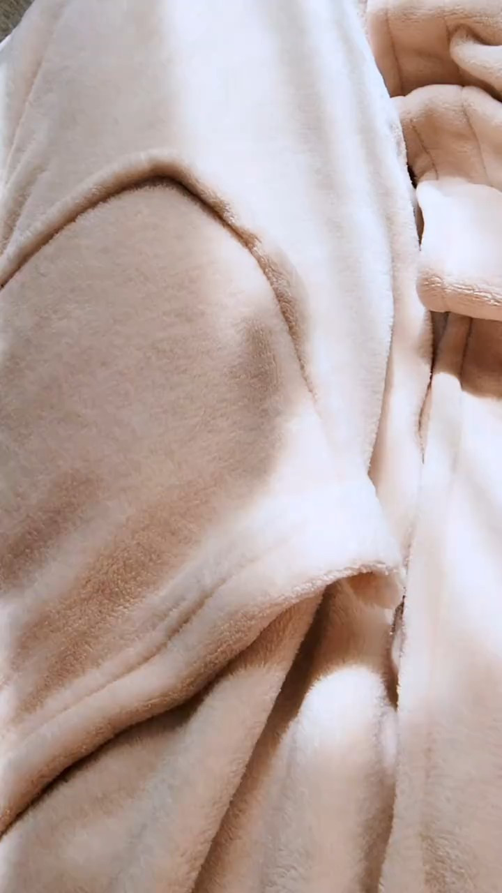 Dry, cracked hands-gone.This ultra-luxurious cactus hand cream melts in fast, hydrates for up to 72 hours, and leaves hands soft, smooth, and never greasy. Powered by Mexican prickly pear oil with a smoky, gender-neutral scent that feels expensive. A must-have for everyday hydration.#handcare #handcream #travelsize

#LTKmomlife #LTKselfcare #LTKTravel