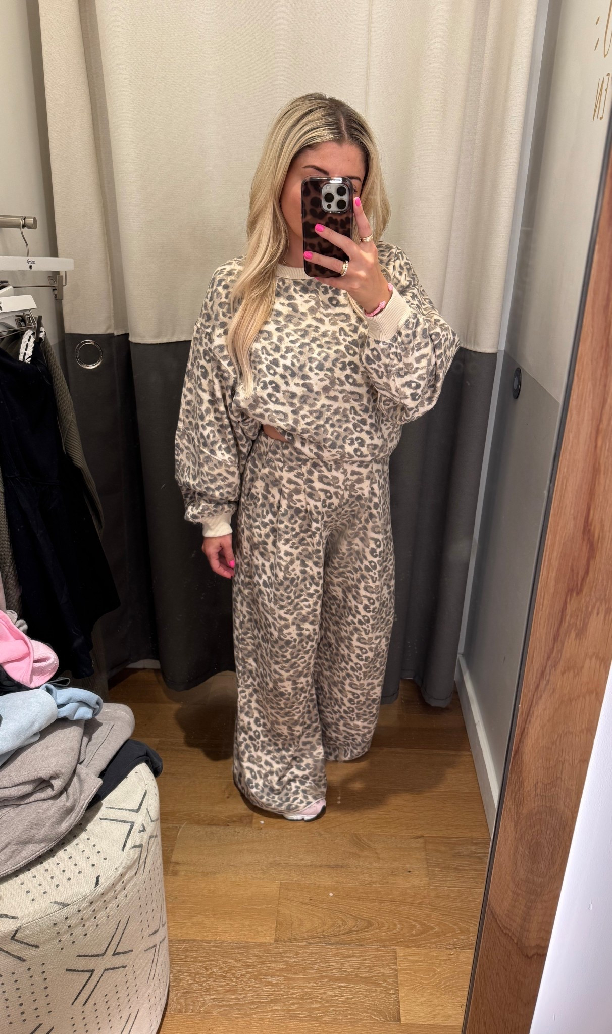 Aerie matching set on sale
Size small
Pink new balance sneakers 

#LTKSaleAlert #LTKFindsUnder100 #LTKootd