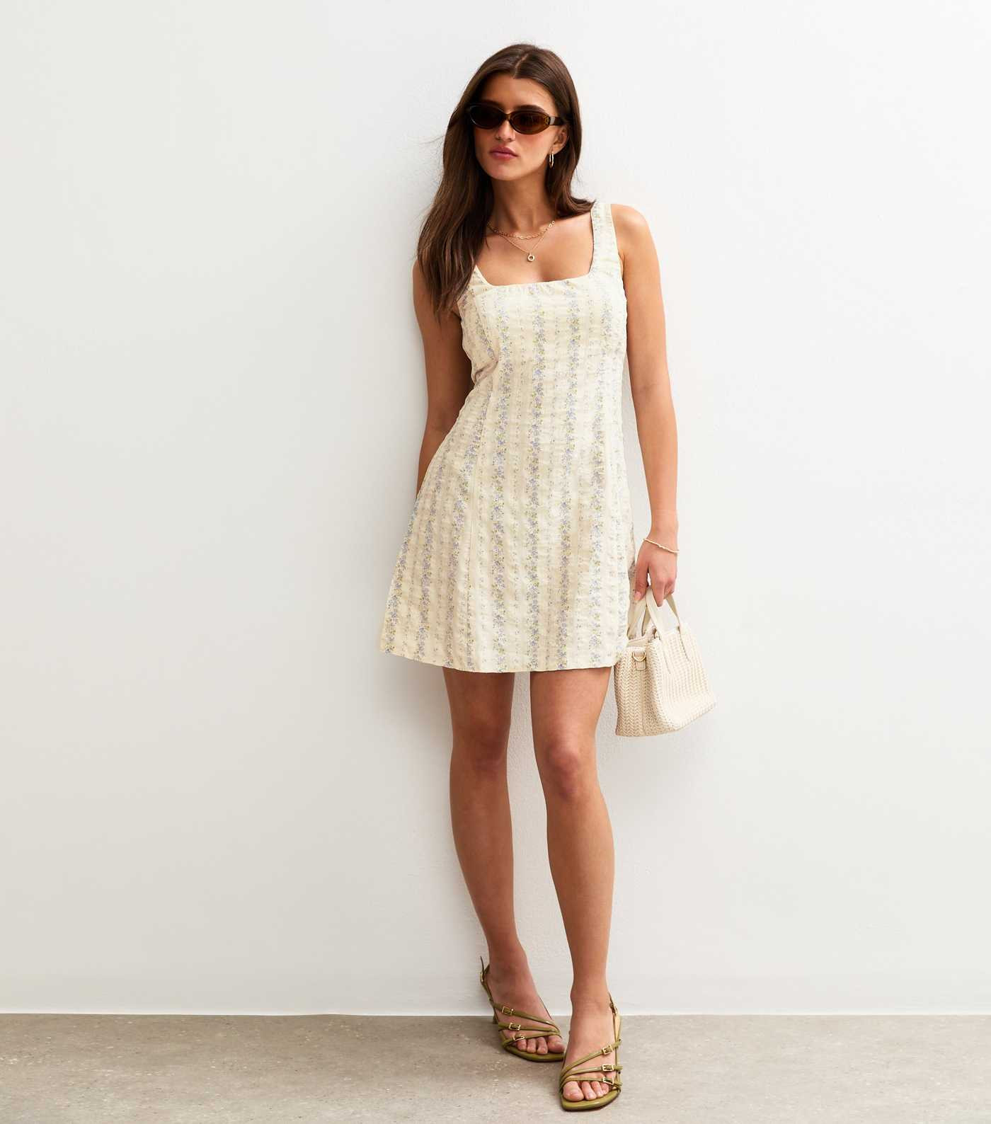 White Ditsy Print Seersucker Mini Shift Dress | New Look | New Look (UK)