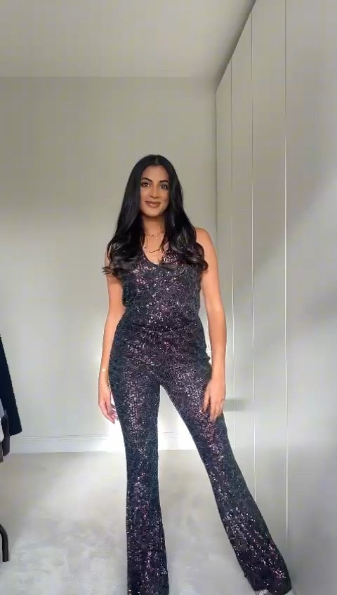 12 days of Christmas ✨ Day 5 

Black sequin jumpsuit, party wear, boohoo 



#LTKstyletip #LTKSeasonal #LTKeurope