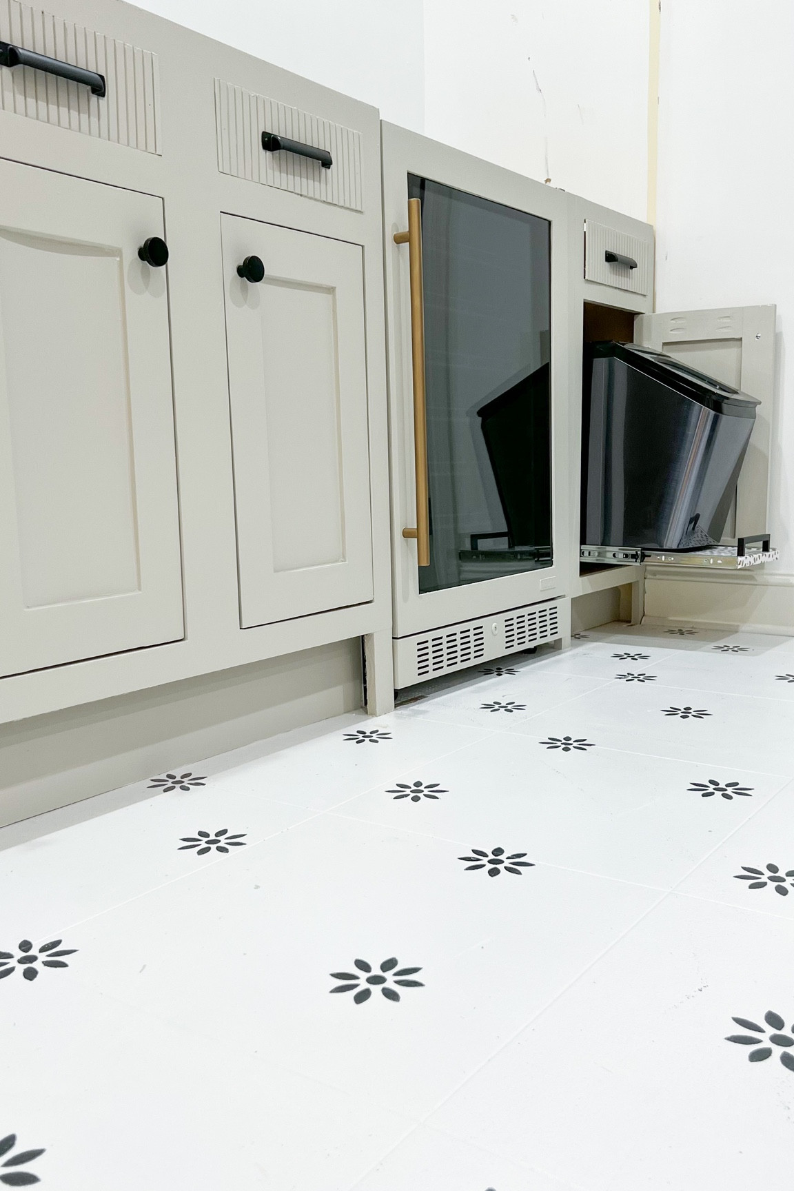 My newest kitchenette appliances! (And a few things I used to build the slide out shelf!)

Note: my fridge is sold out and was on a much bigger sale when I bought it! So wait for the price drop if it comes back. Sharing a few others I was also looking at here!

I haven’t tried the ice maker yet but it had good reviews and was less than a lot of the other ones! I’ll share my honest reviews once we start using it!

#LTKstyletip #LTKsalealert #LTKFind