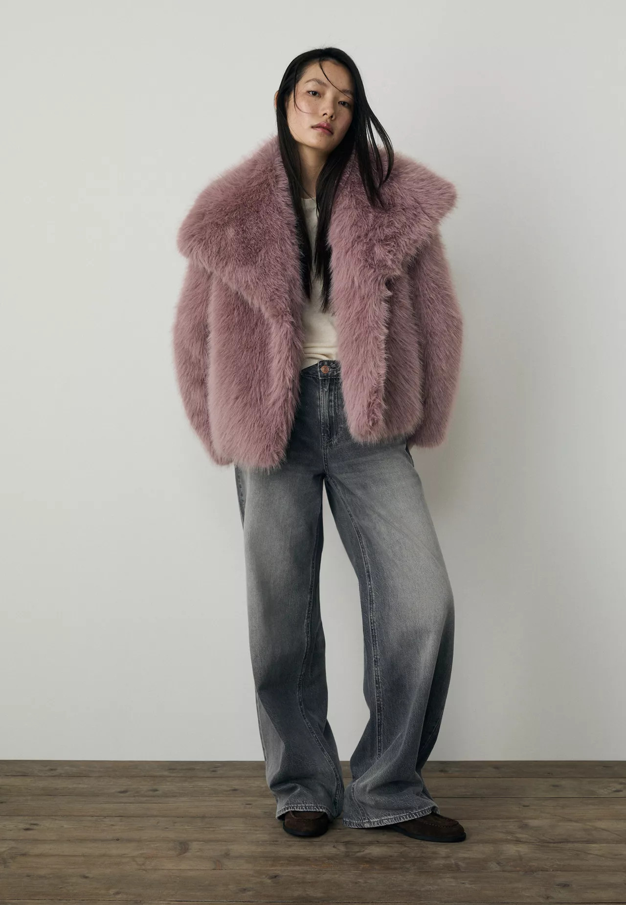 Cropped faux fur jacket - Women's fashion | Stradivarius United Kingdom | Stradivarius (UK)