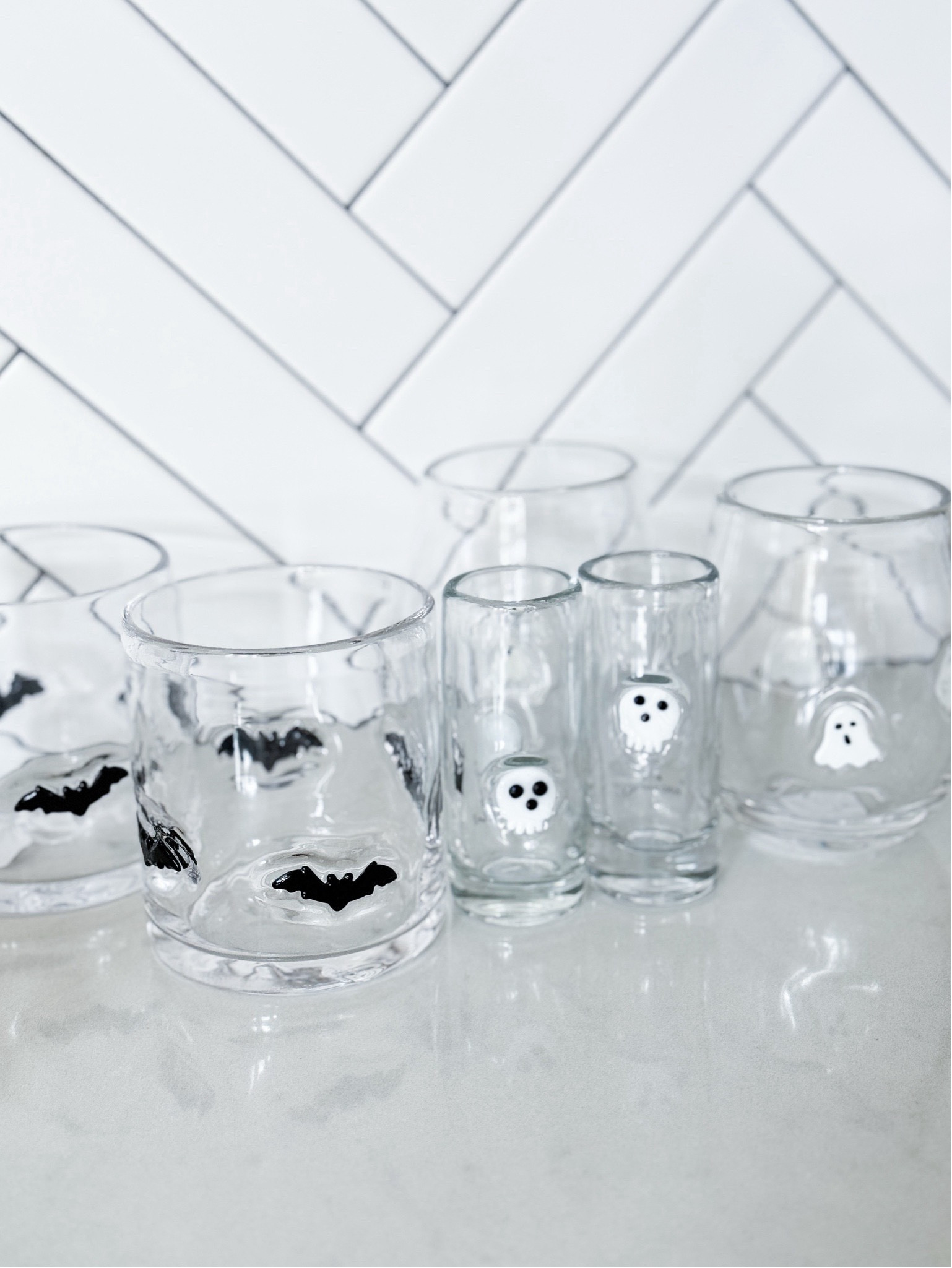 My favorite style of glasses for the holidays & different seasons - these are identical to the Anthropologie & Pottery Barn style. I like to mix + match. 

Halloween Icon Glasses - Anthropologie - Anthro Glasses - Halloween Glasses - Juice Glasses - Halloween Decorations 


#LTKSeasonal #LTKHalloween #LTKHome