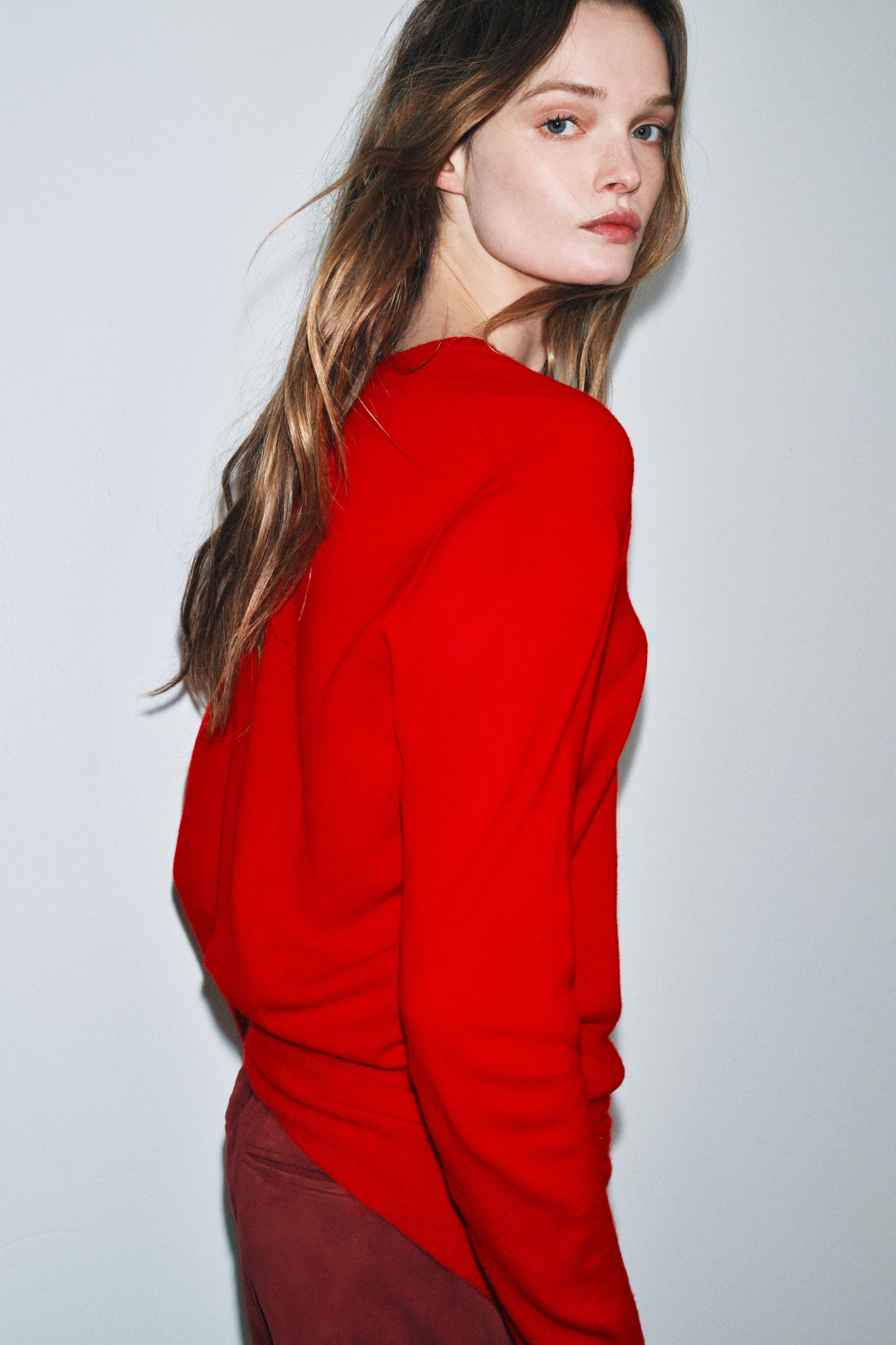 100% EXTRA-SOFT WOOL V-NECK JUMPER | Zara UK