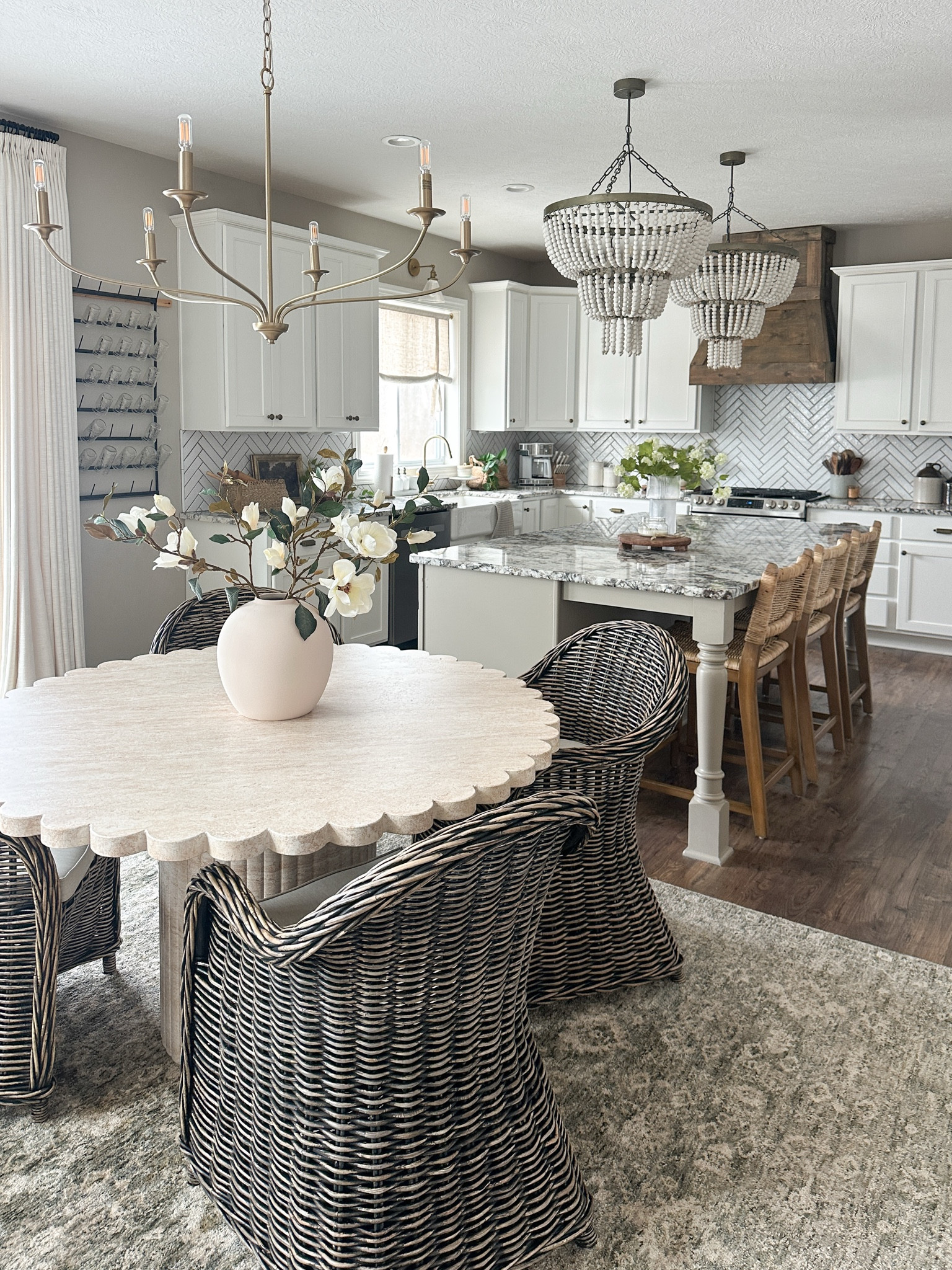 Afloral favorites! 

Faux florals / kitchen inspo / modern farmhouse / rustic elegant 