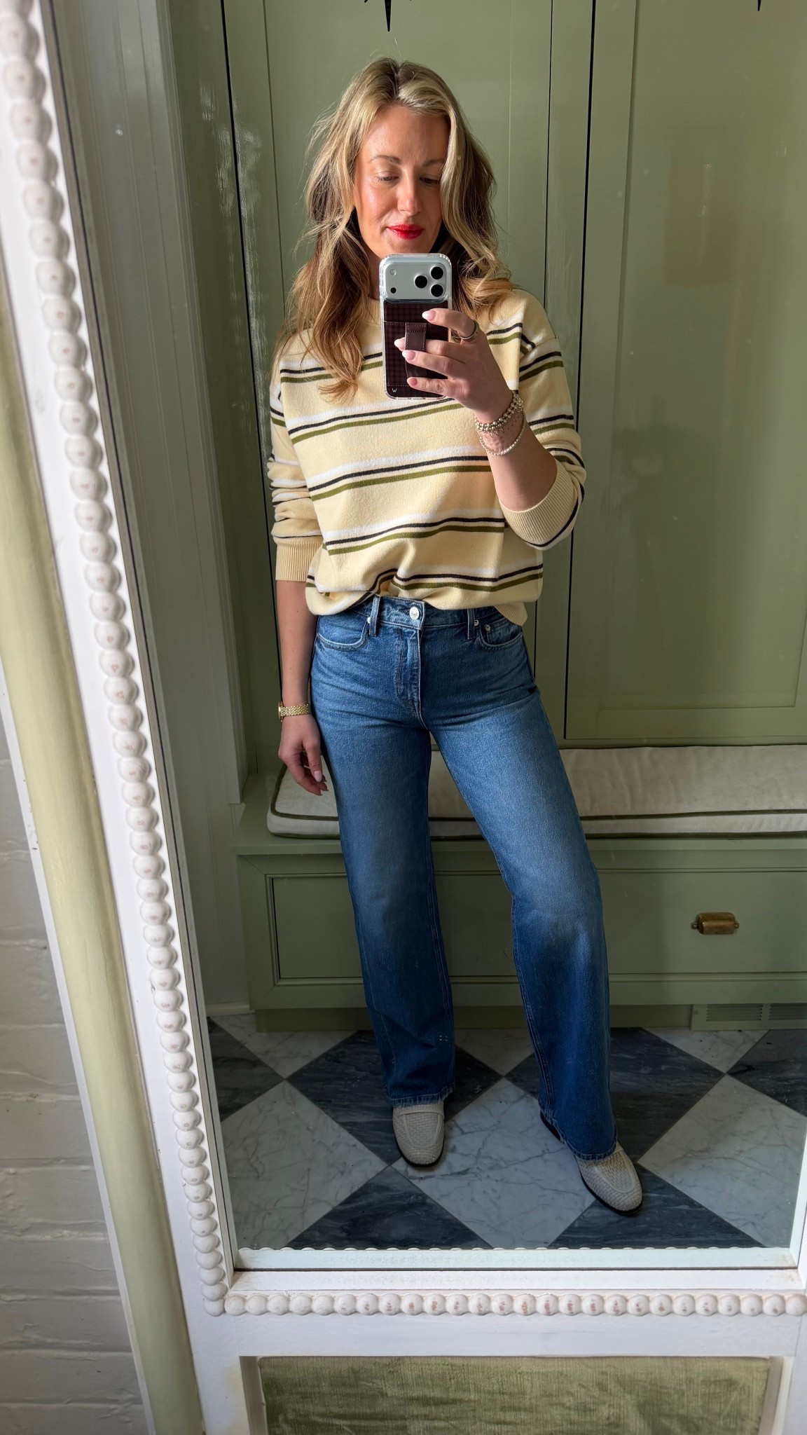 Wearing a 27R in the jeans! 🤍