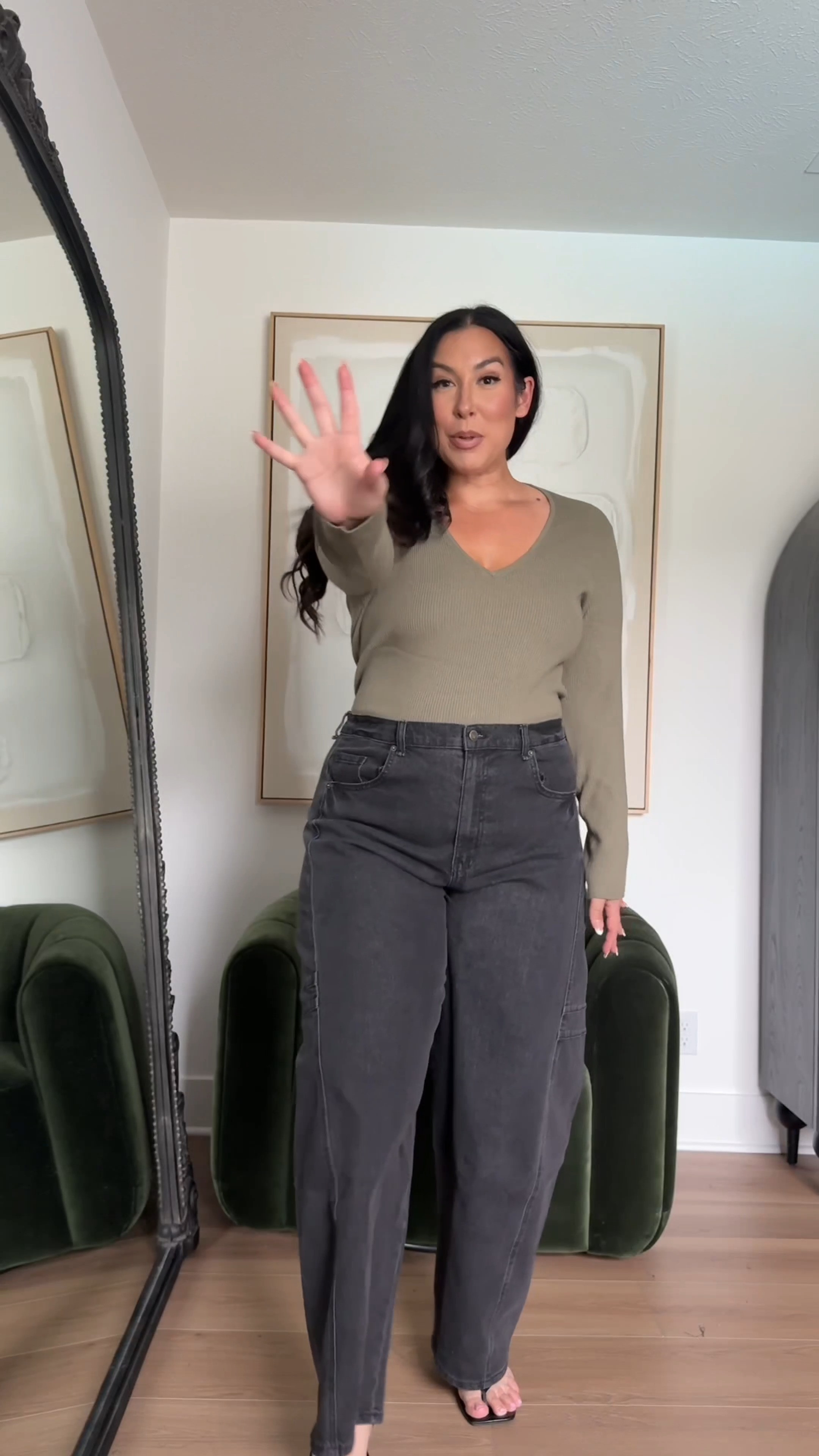 The fit of this top is SO good! It feels so good, and the details on the back are so fun.

Top: XL
Jeans: 16

mid size fall outfit, mid size ootd, walmart haul, walmart fashion, affordable fall outfits, fall outfit ideas, barrel jeans outfit, fall trends 

 #LTKootd #LTKMidsize